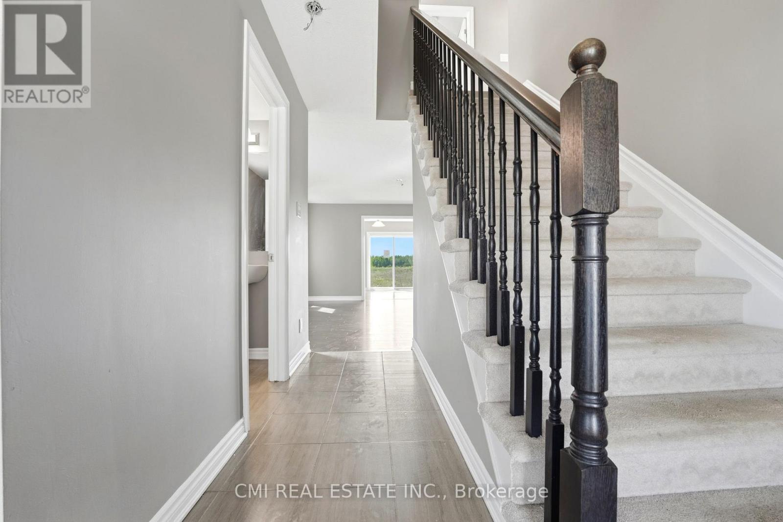 325 Sweetclover Way Property Photo 5