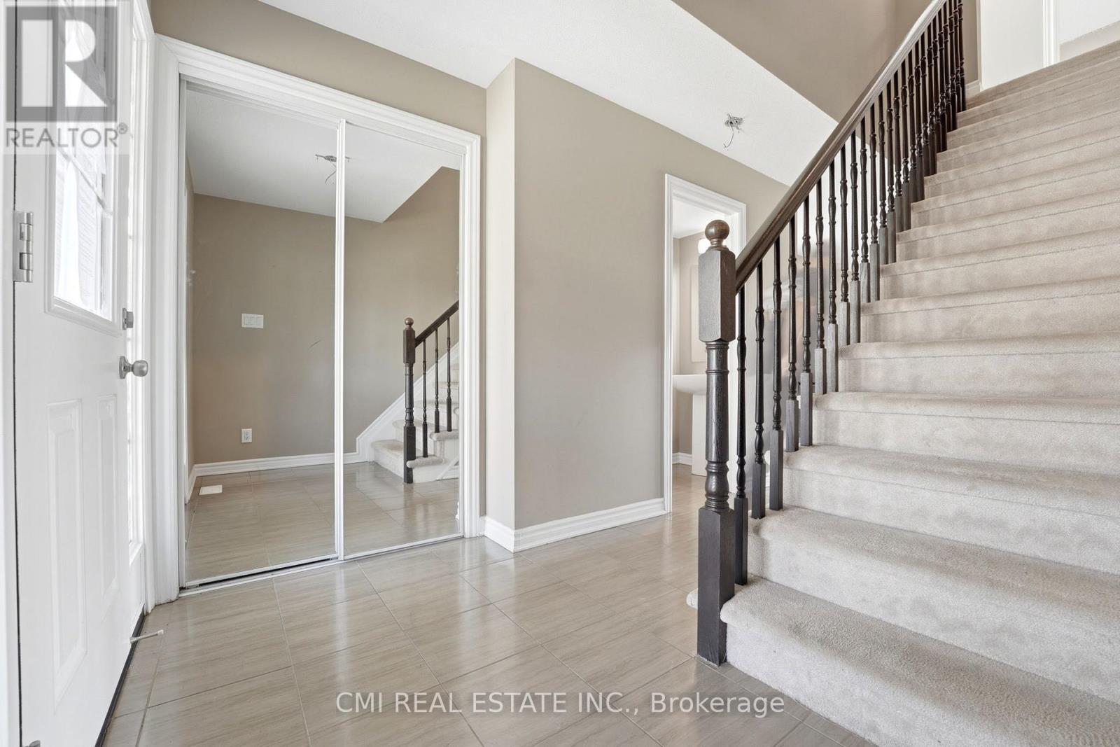 325 Sweetclover Way Property Photo 6