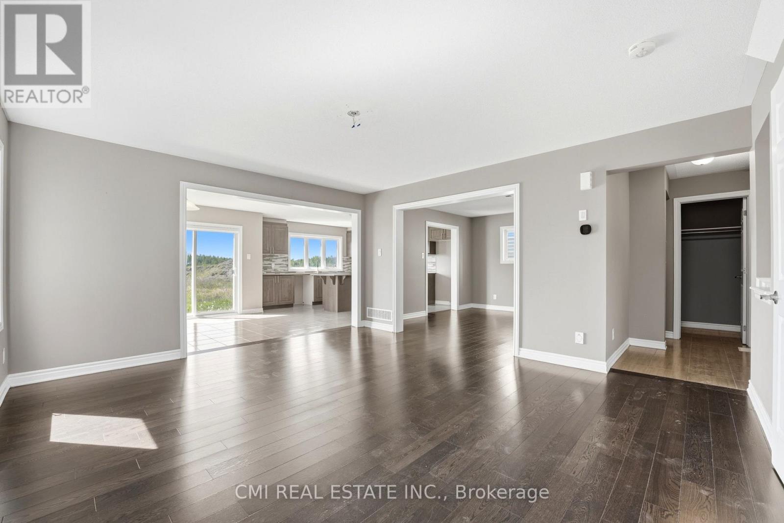 325 Sweetclover Way Property Photo 9