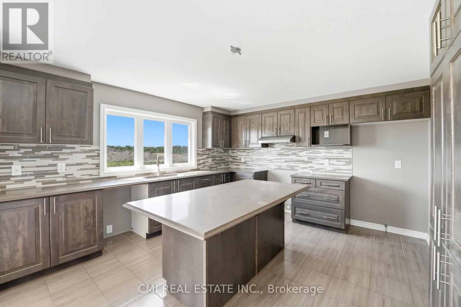 325 Sweetclover Way Property Photo 16