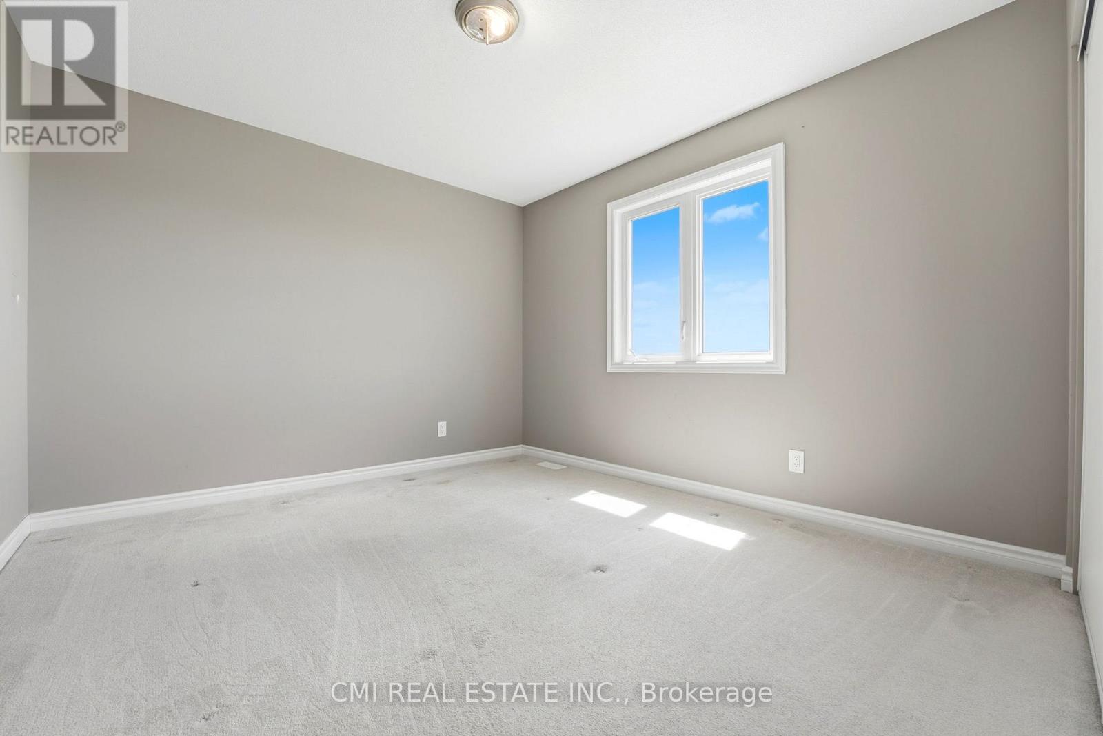 325 Sweetclover Way Property Photo 27