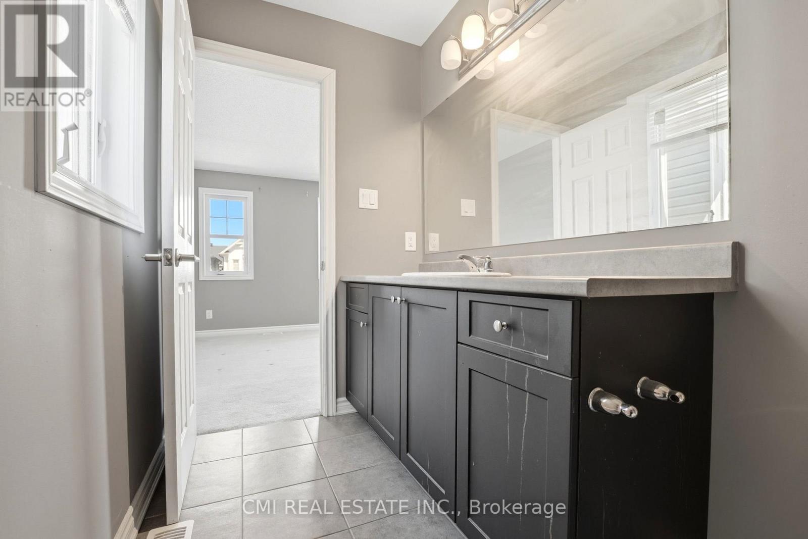 325 Sweetclover Way Property Photo 33