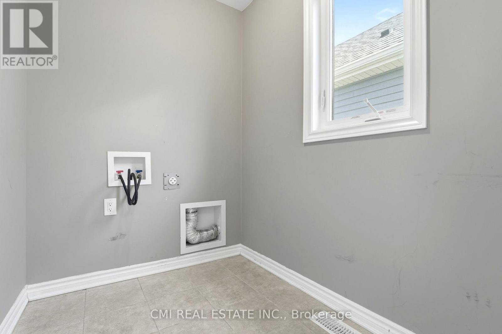 325 Sweetclover Way Property Photo 36
