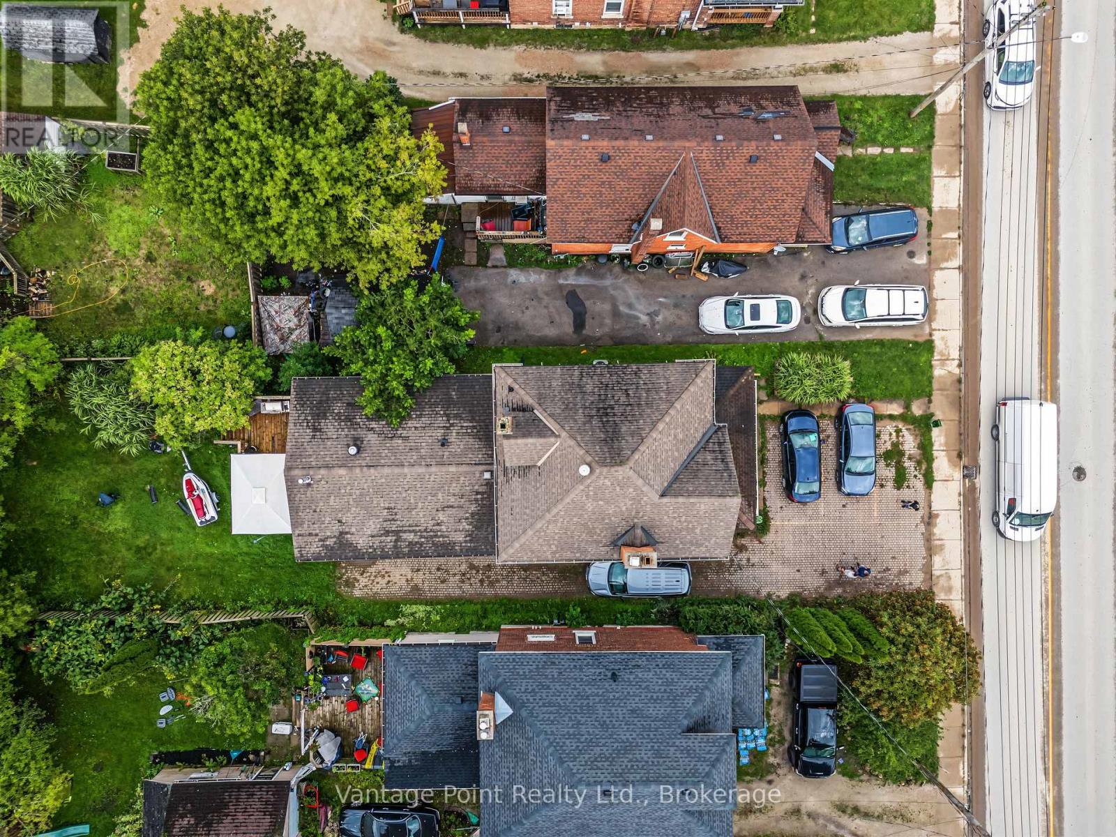 1154 2nd Avenue W Property Photo 2