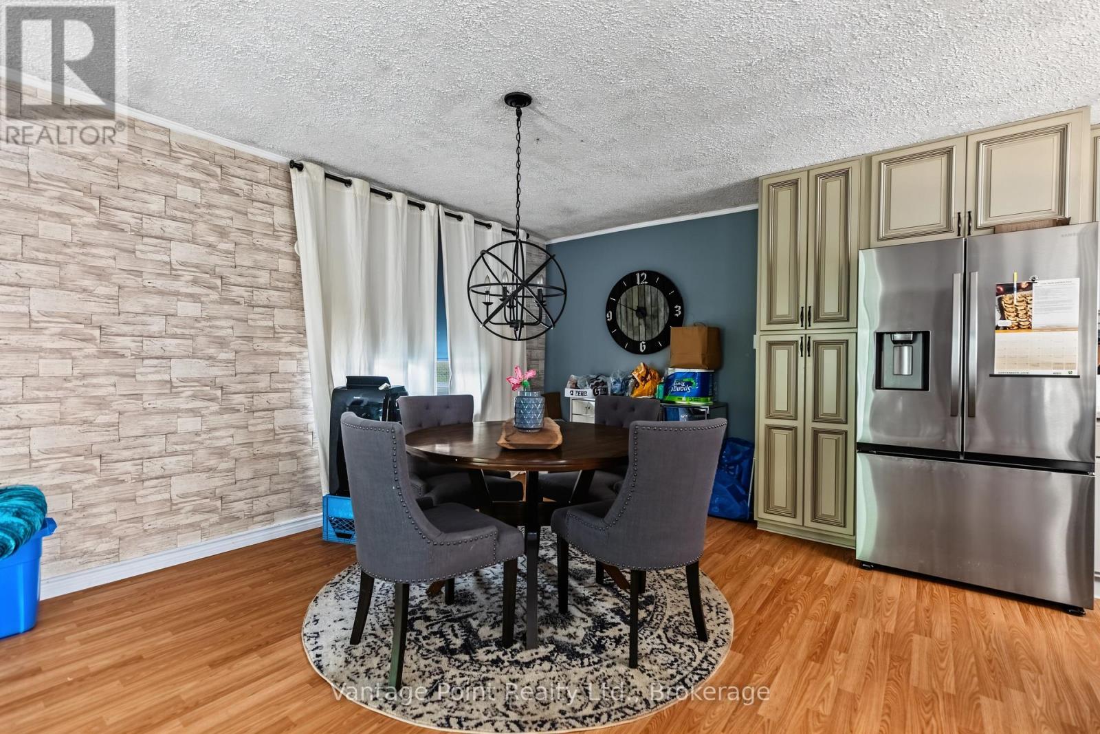 1154 2nd Avenue W Property Photo 12