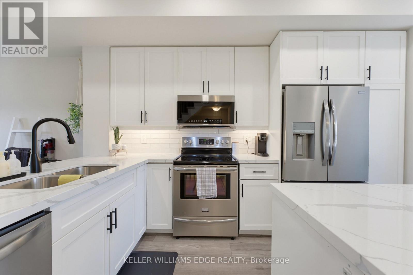 32 - 720 Grey Street Property Photo 8