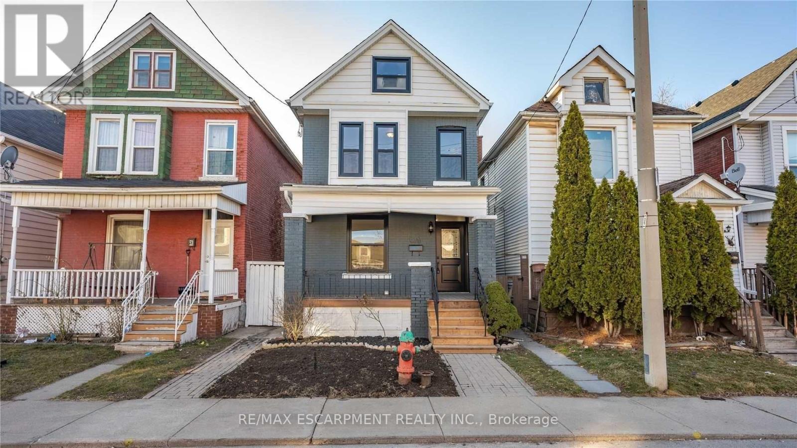 53 1/2 KINRADE AVENUE Property Photo 1