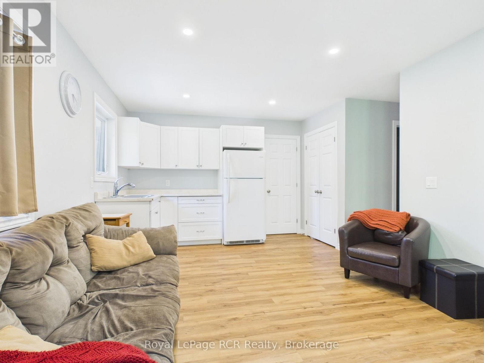 394908 2 Concession Property Photo 10