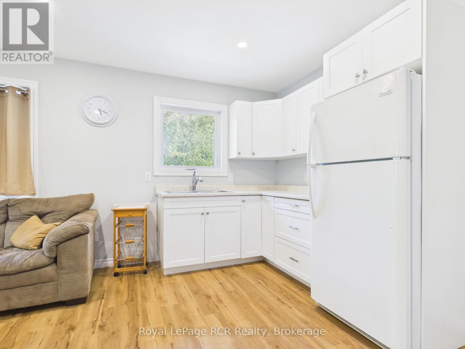 394908 2 Concession Property Photo 11