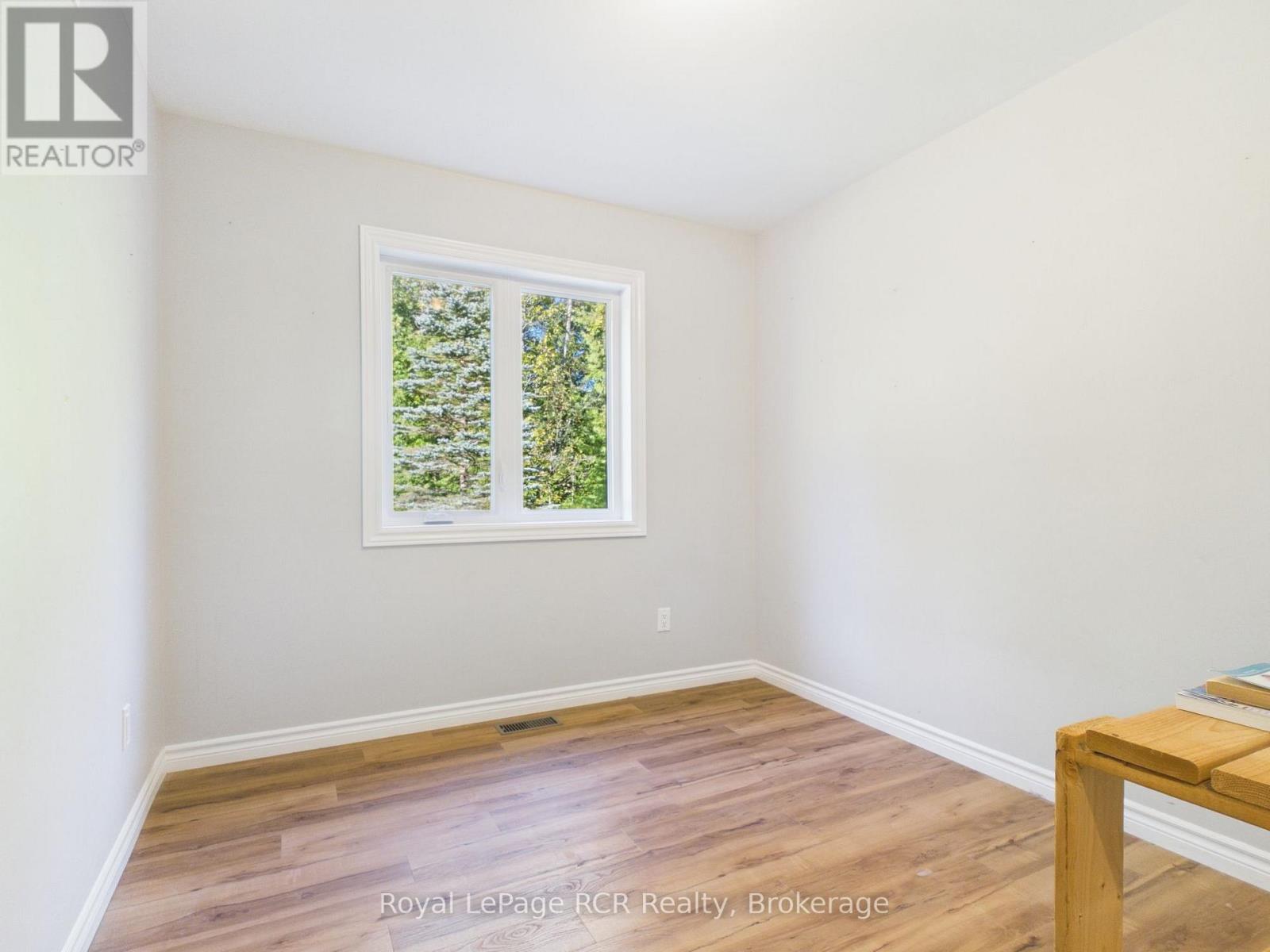 394908 2 Concession Property Photo 13