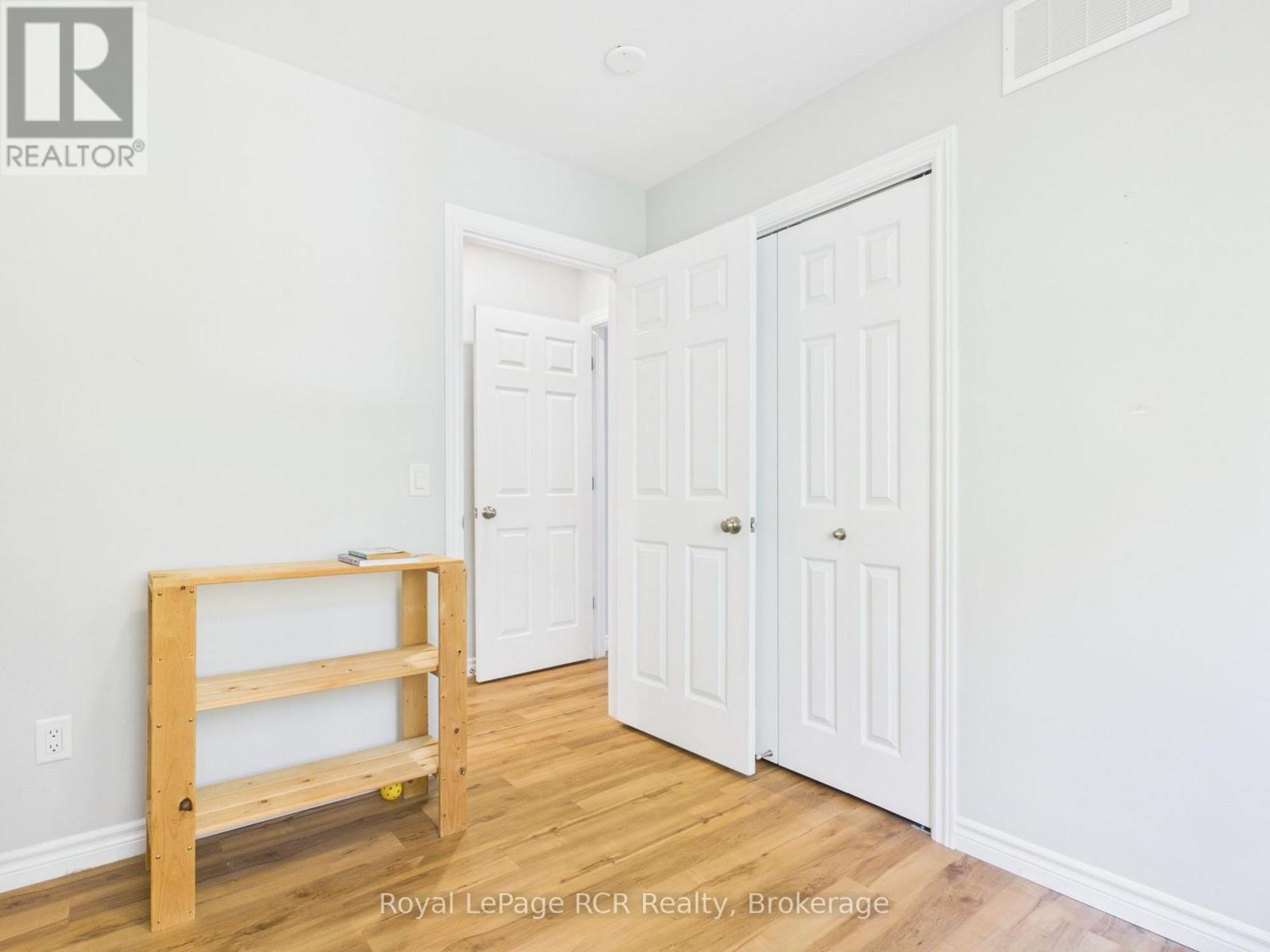 394908 2 Concession Property Photo 14