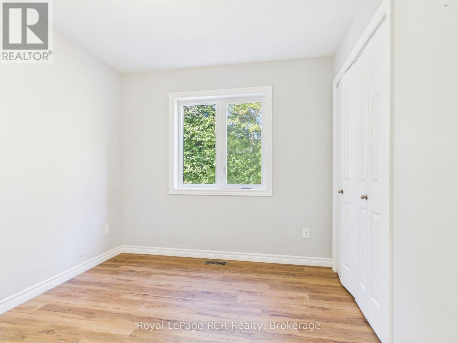 394908 2 Concession Property Photo 17