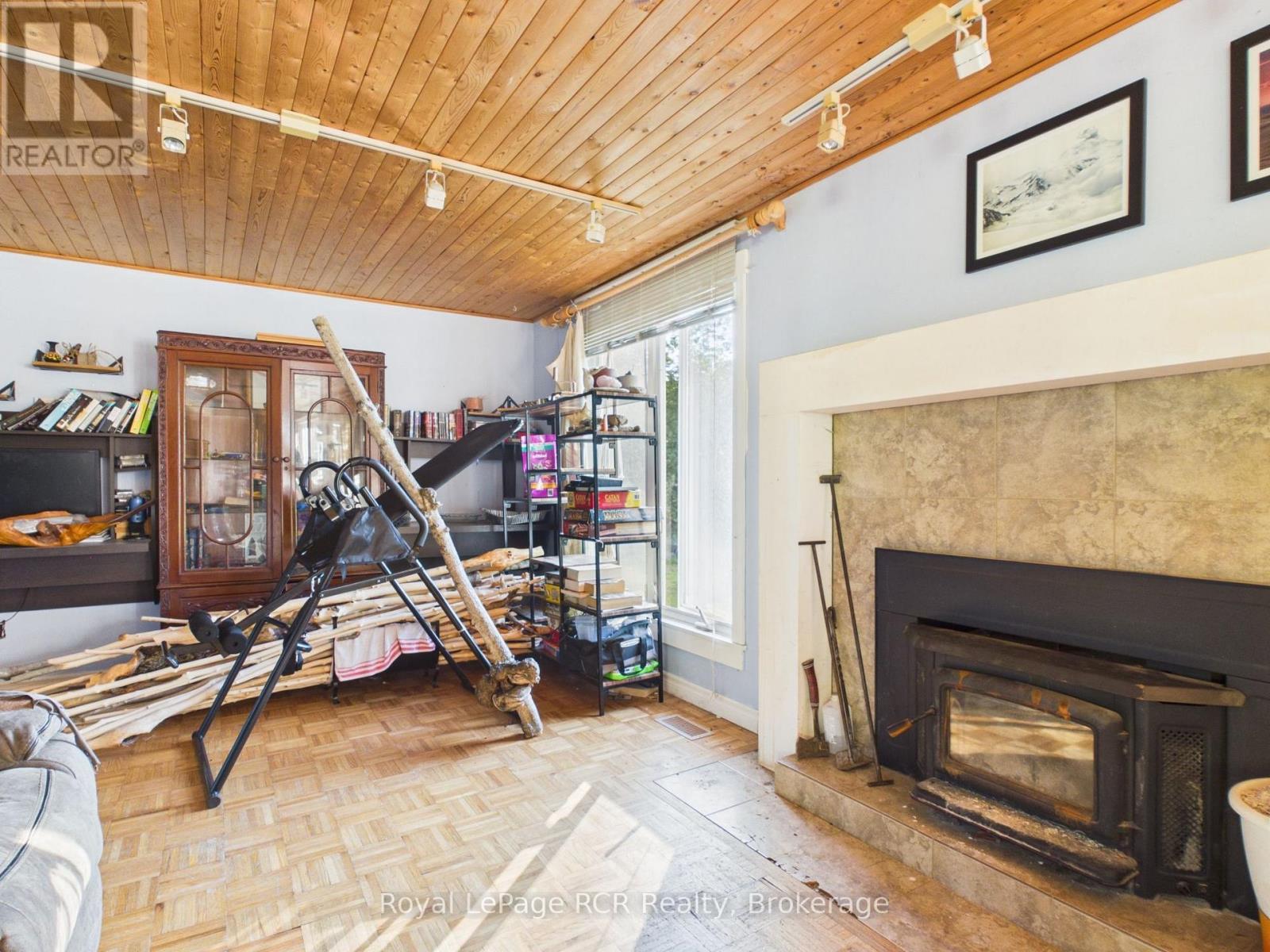 394908 2 Concession Property Photo 28