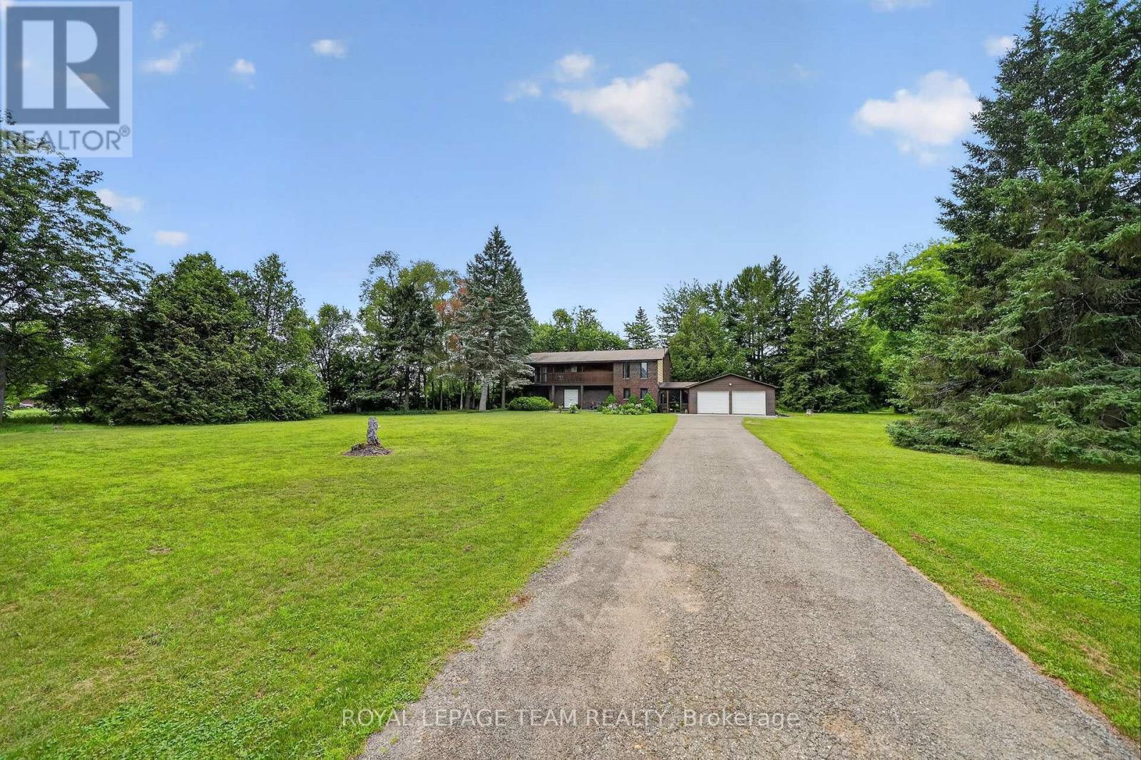 5584 First Line Road Property Photo 3