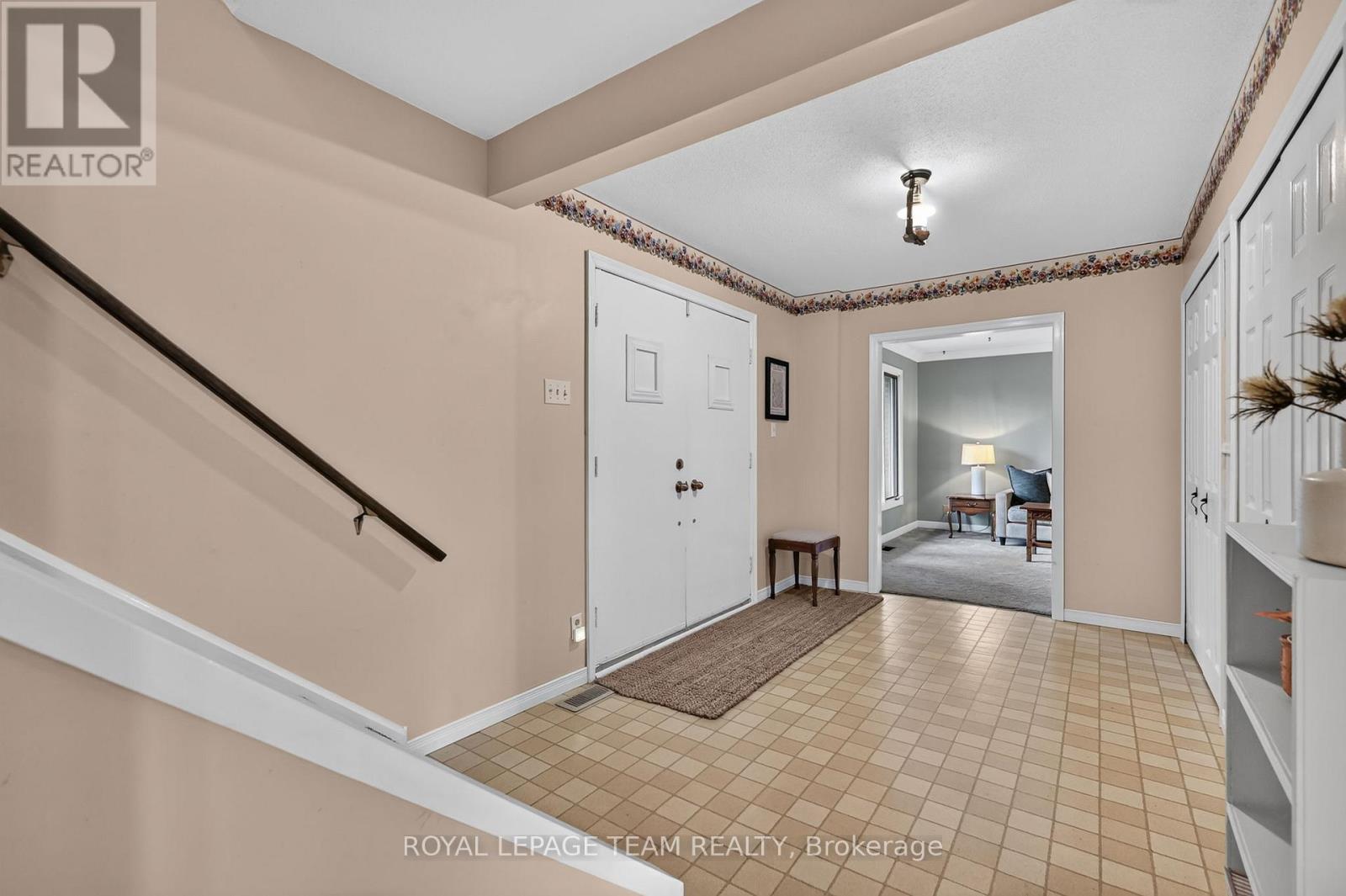 5584 First Line Road Property Photo 6