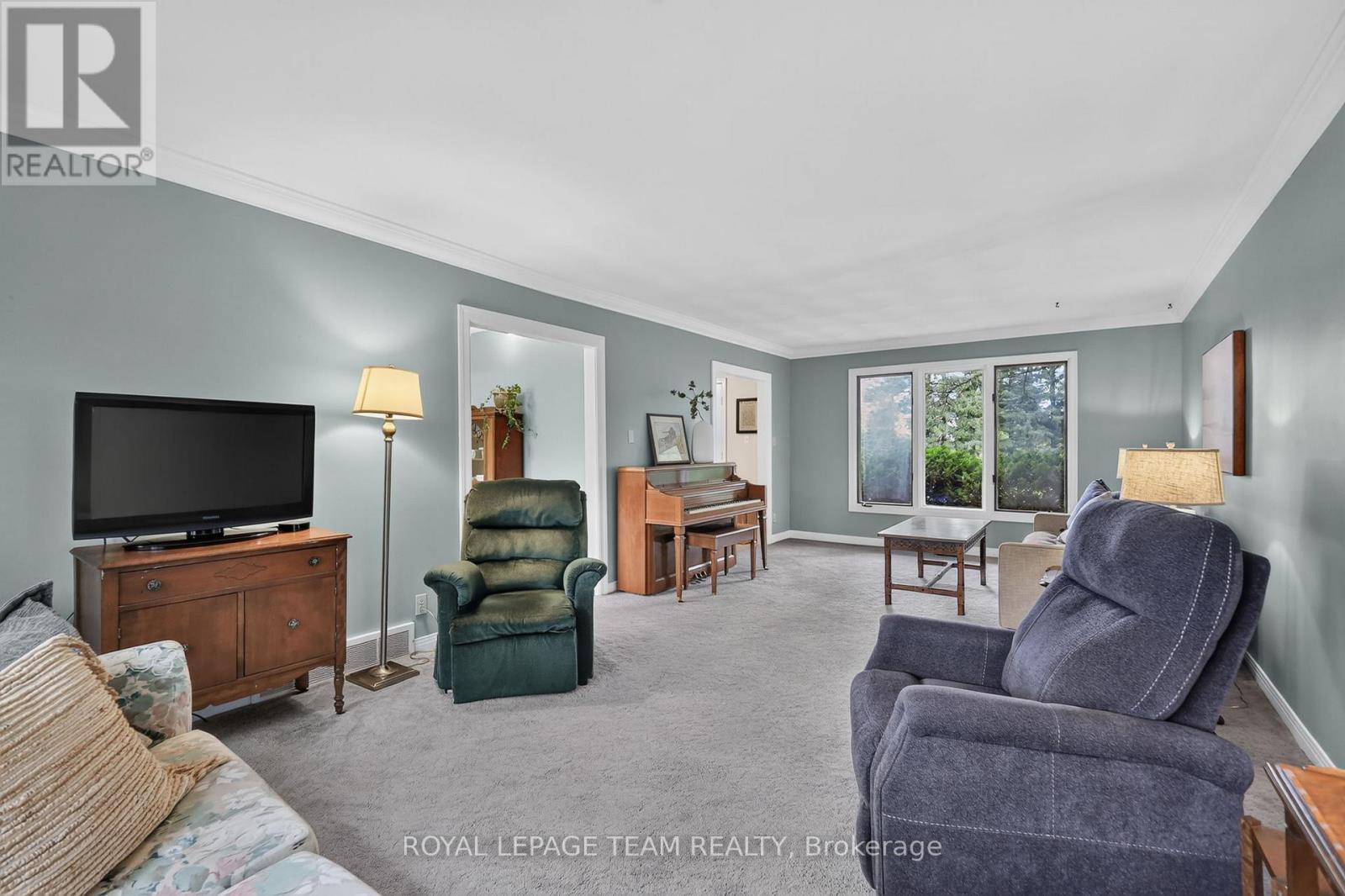 5584 First Line Road Property Photo 9
