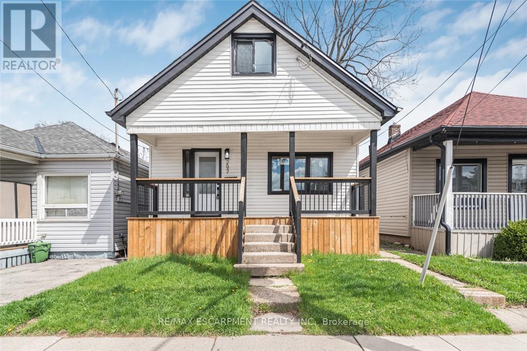 297 Britannia Avenue Photo de la propriété 1