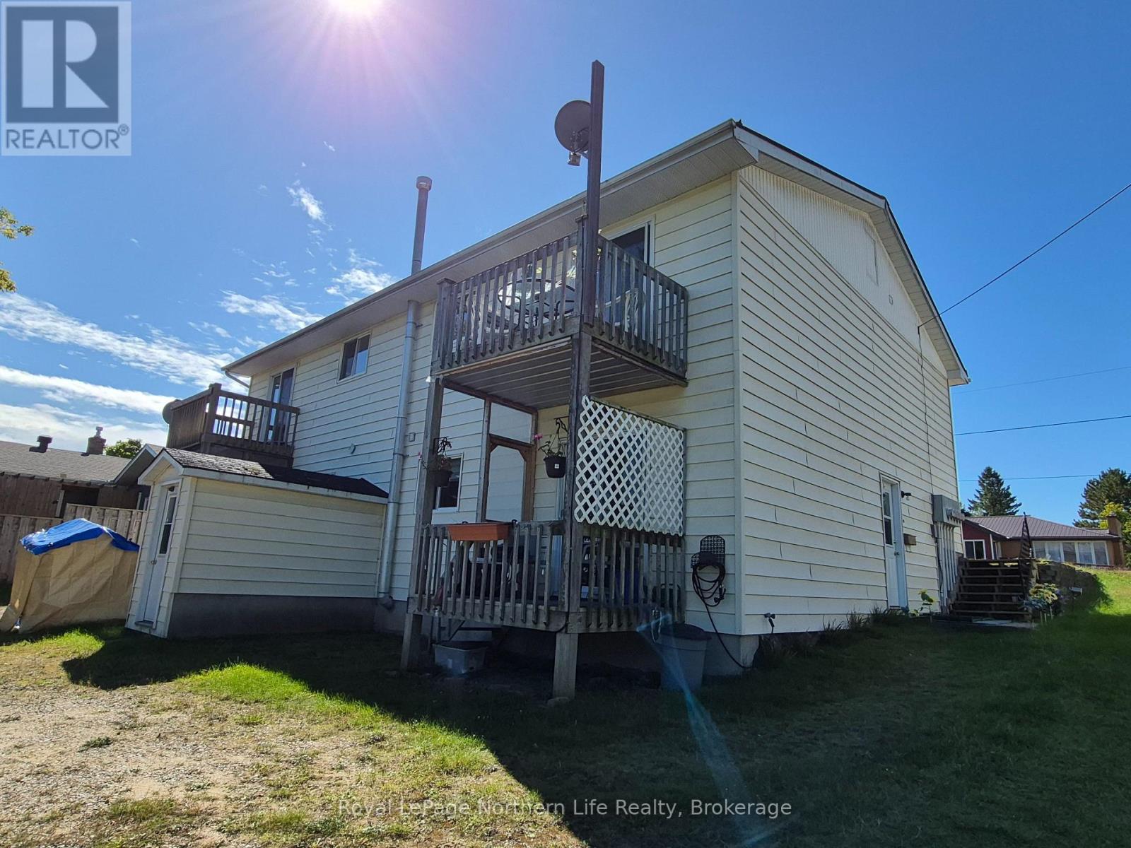 341 Third Street Property Photo 4