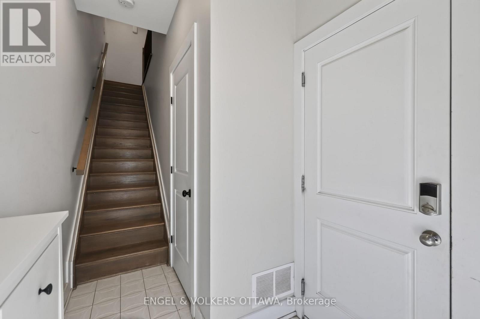 114 Jemruss Private Property Photo 5