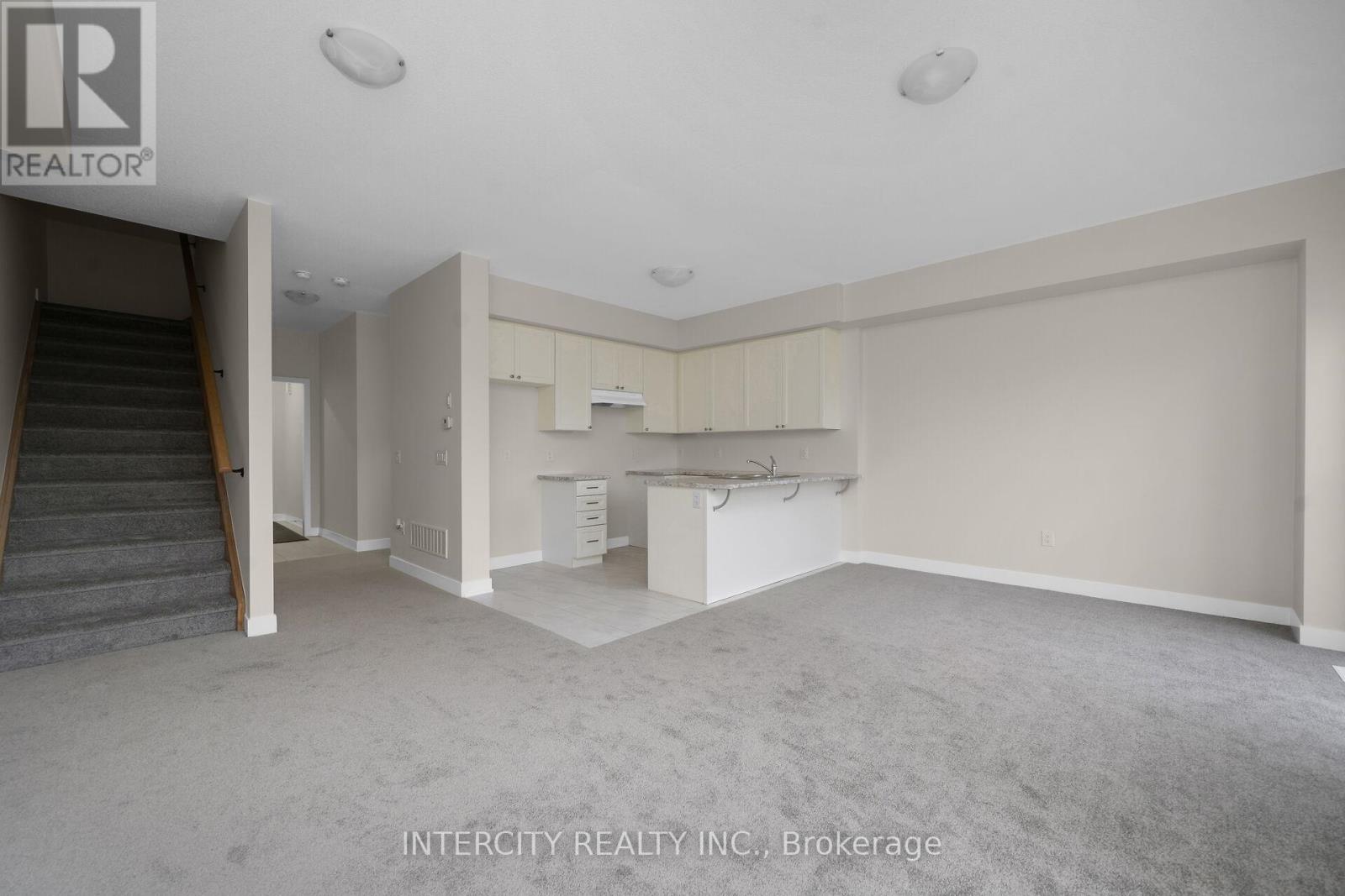 Blk 7 Unit 2 - 102 Walden Drive Property Photo 7