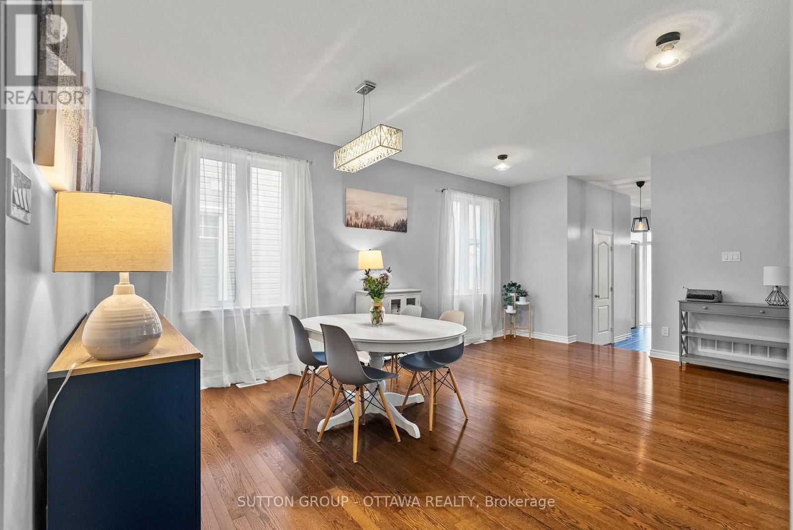 708 Hazelnut Crescent Property Photo 9