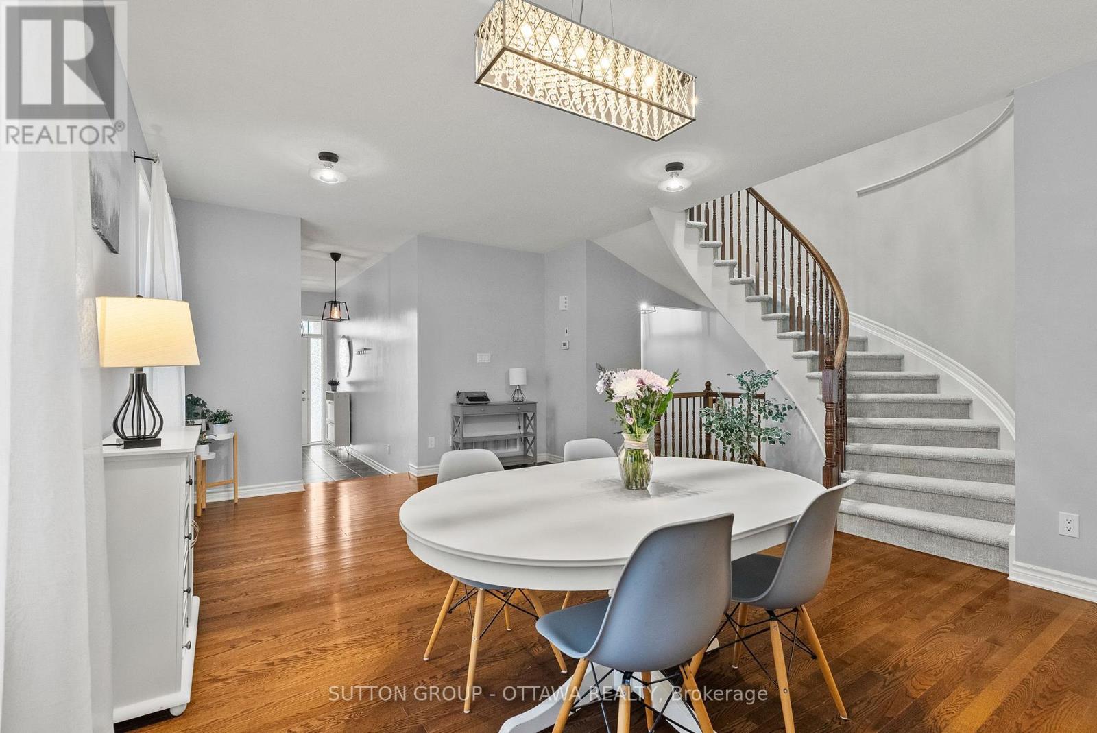 708 Hazelnut Crescent Property Photo 10