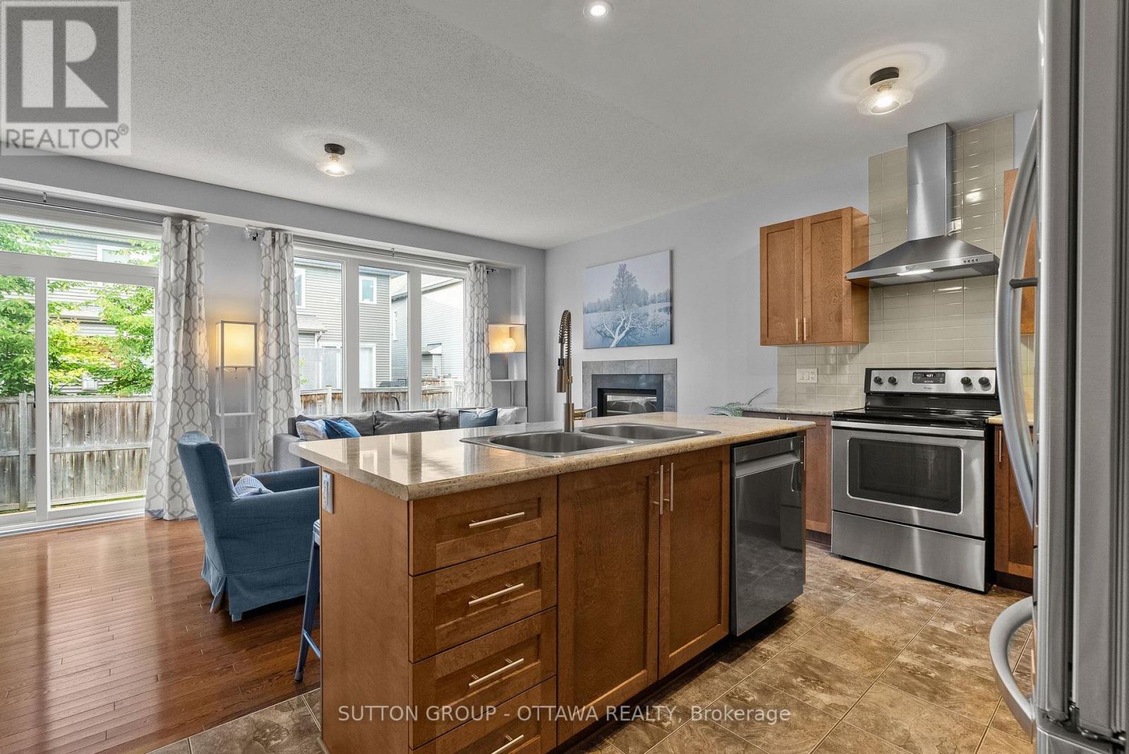 708 Hazelnut Crescent Property Photo 15
