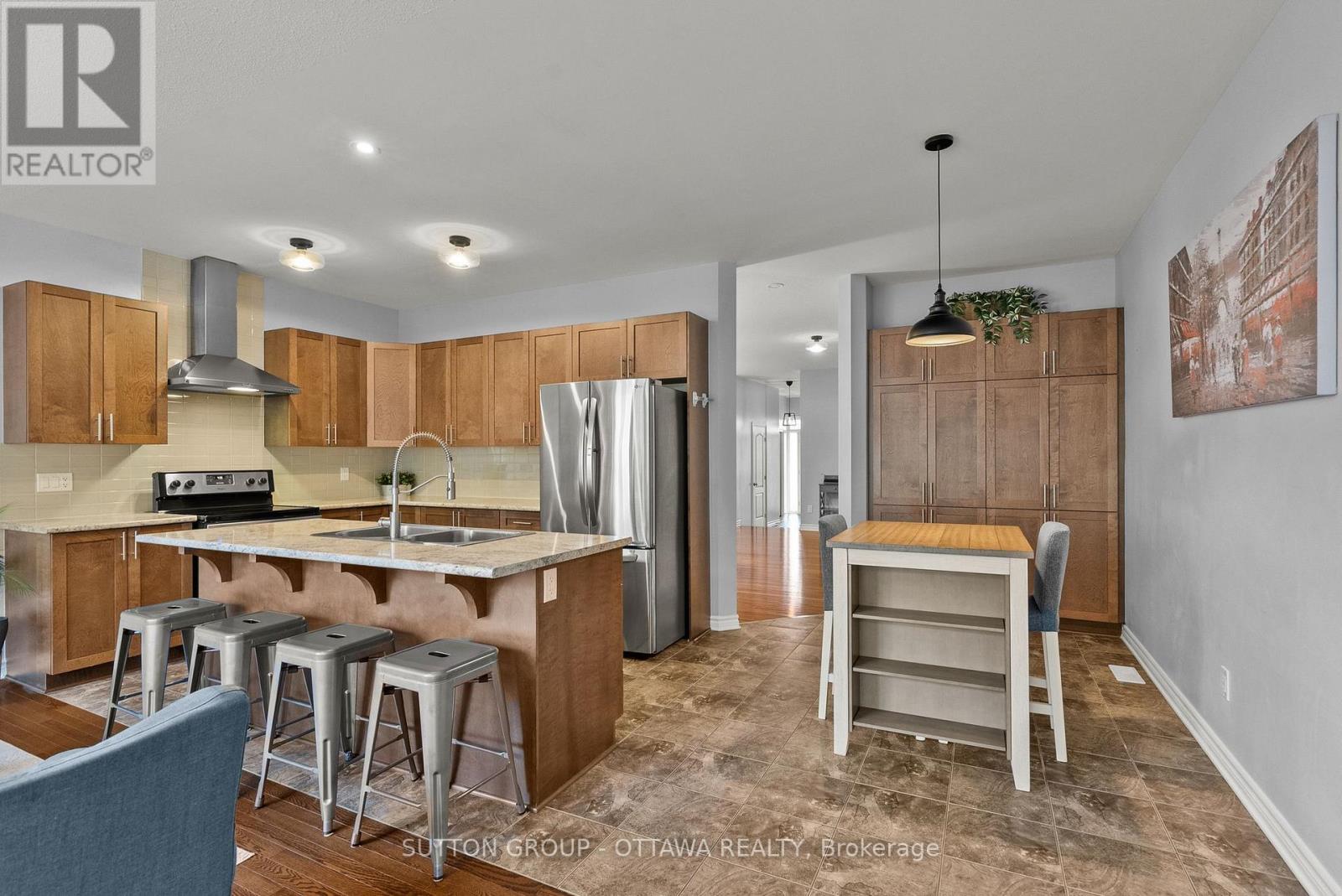 708 Hazelnut Crescent Property Photo 17