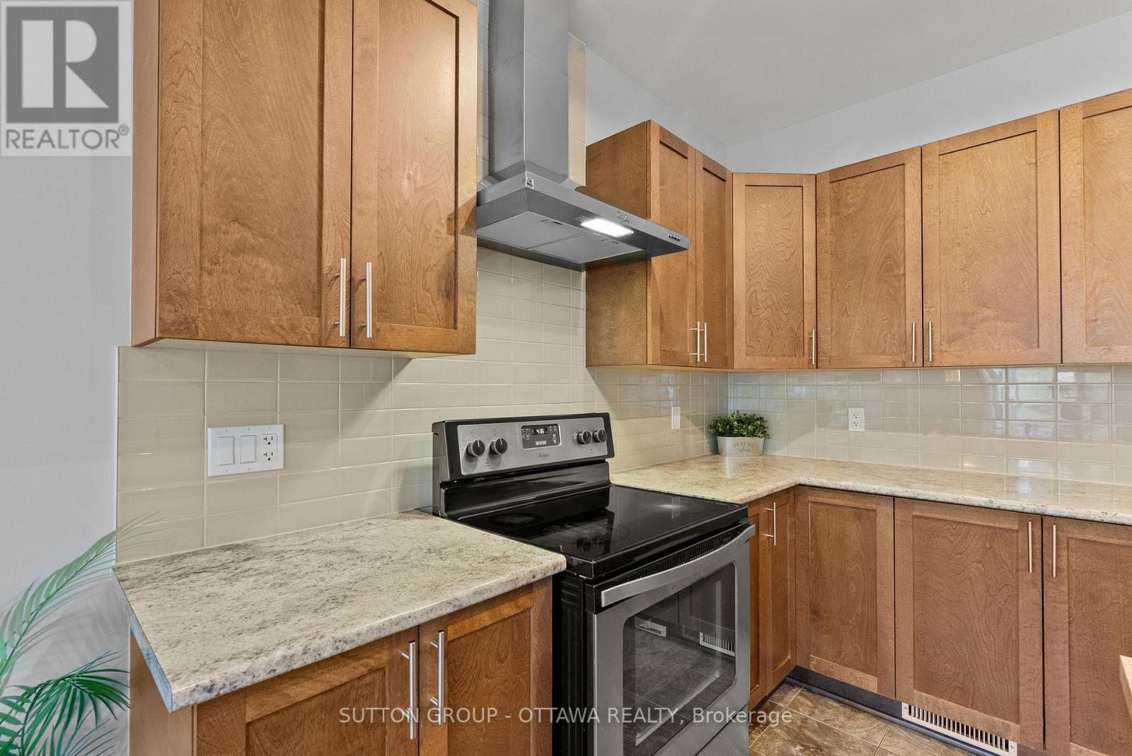 708 Hazelnut Crescent Property Photo 19