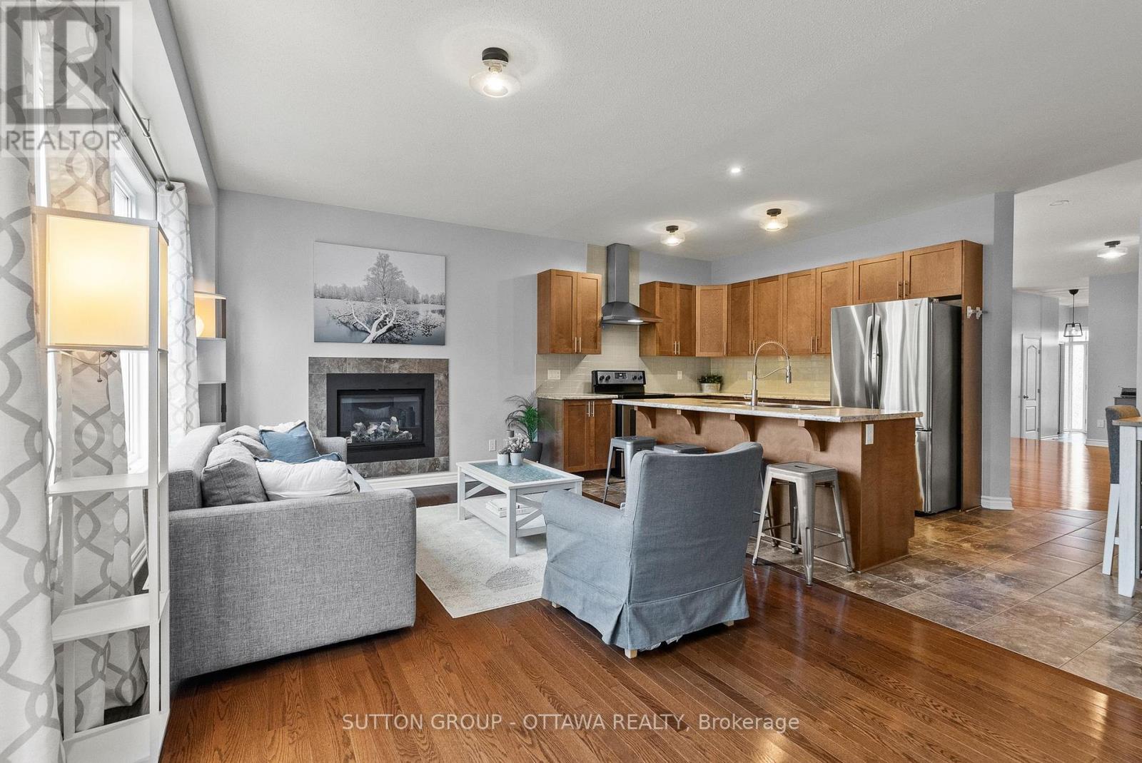 708 Hazelnut Crescent Property Photo 23