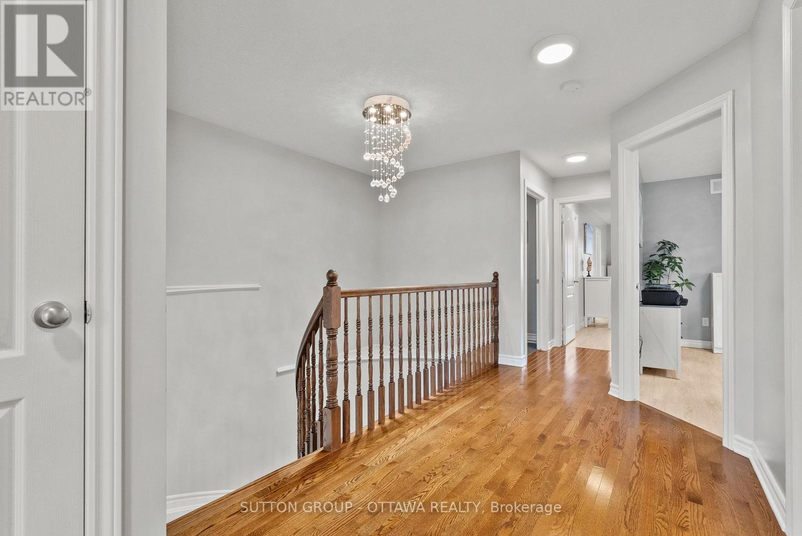708 Hazelnut Crescent Property Photo 25