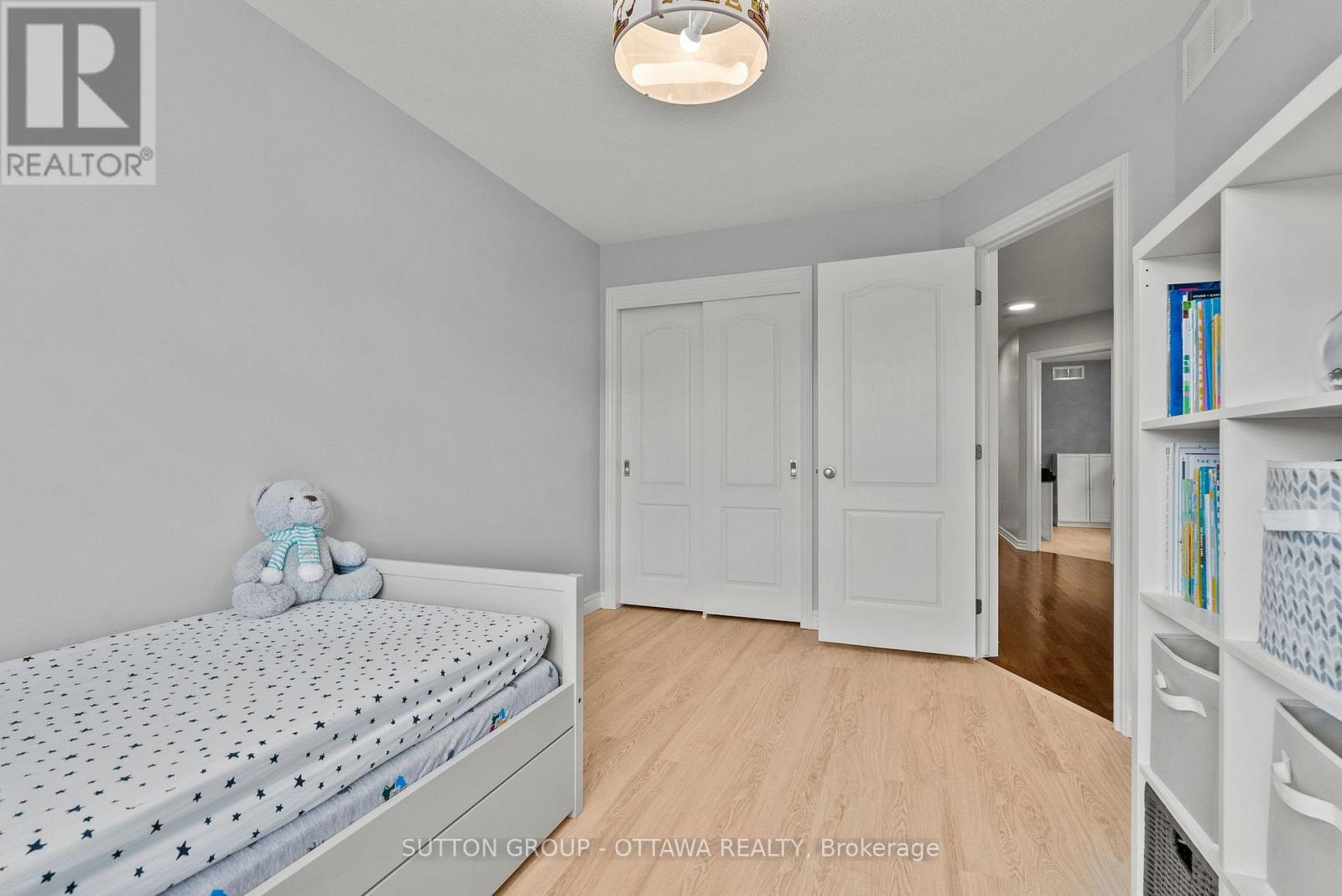 708 Hazelnut Crescent Property Photo 38