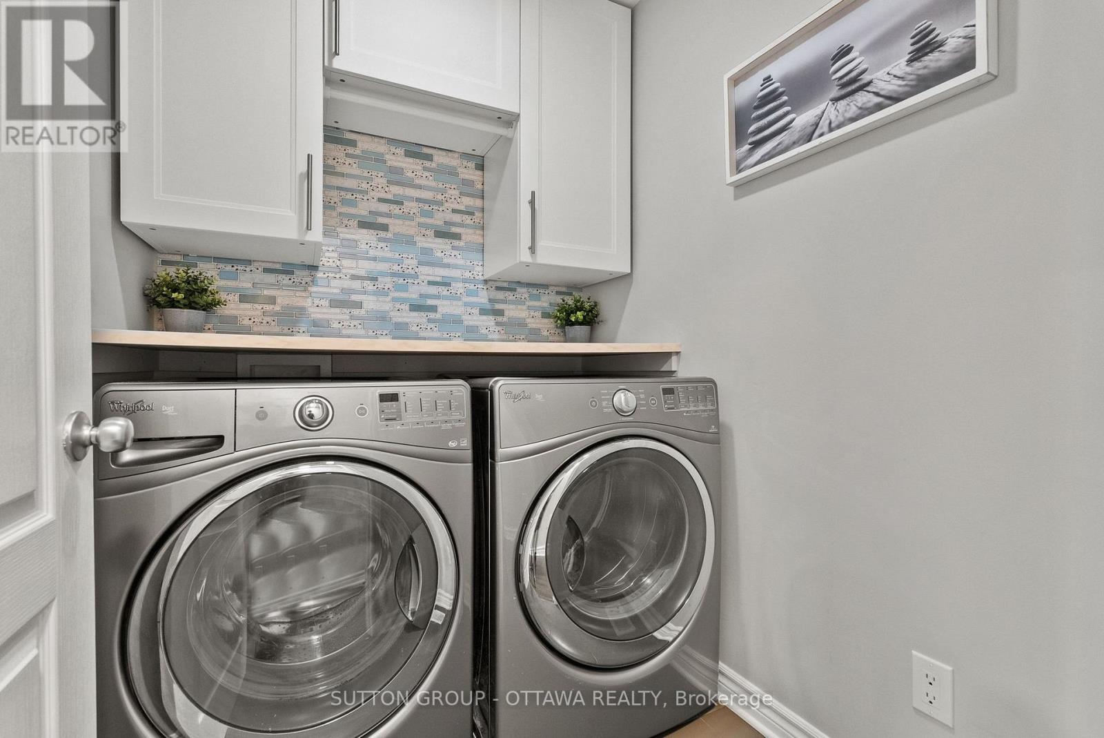 708 Hazelnut Crescent Property Photo 40