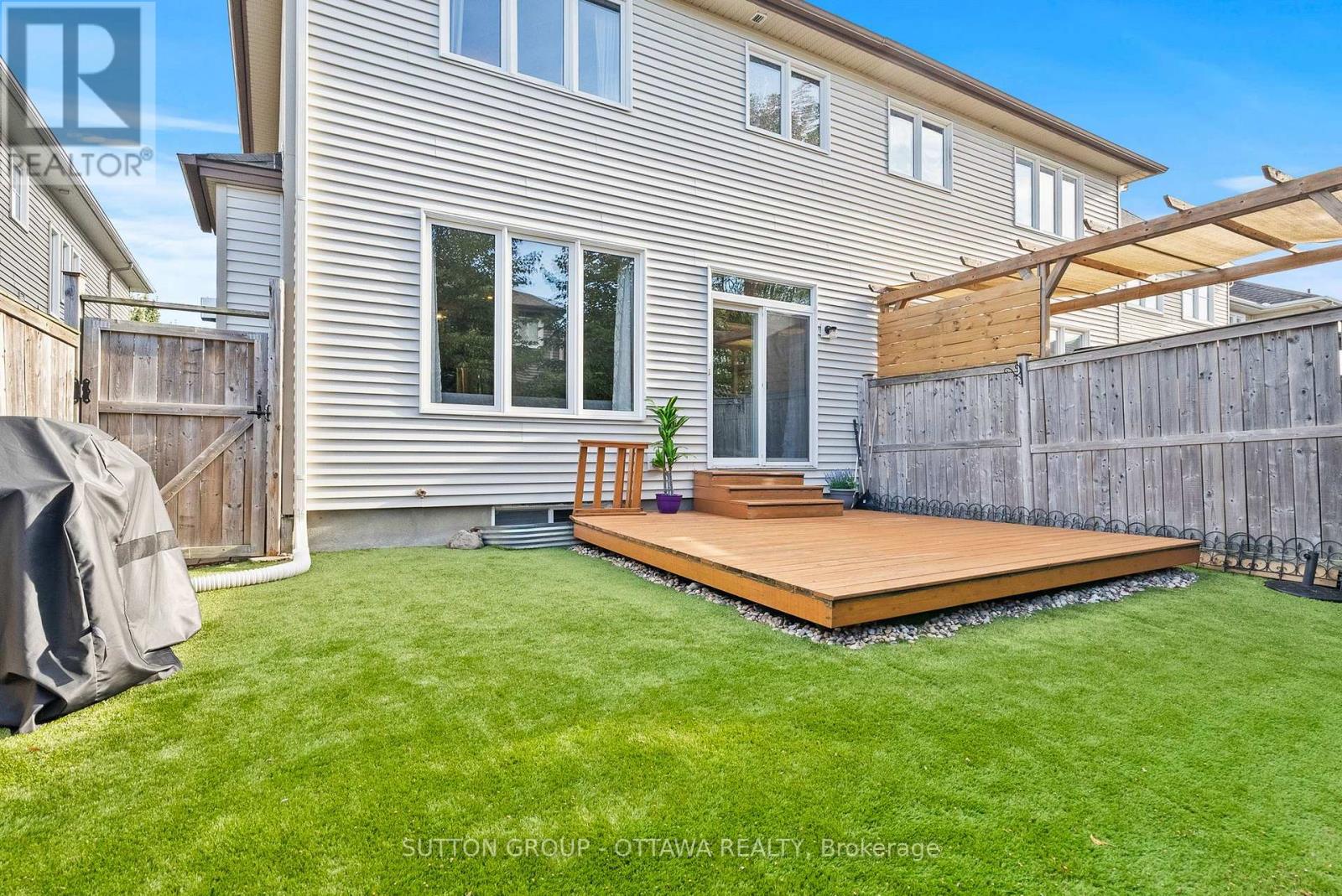 708 Hazelnut Crescent Property Photo 48