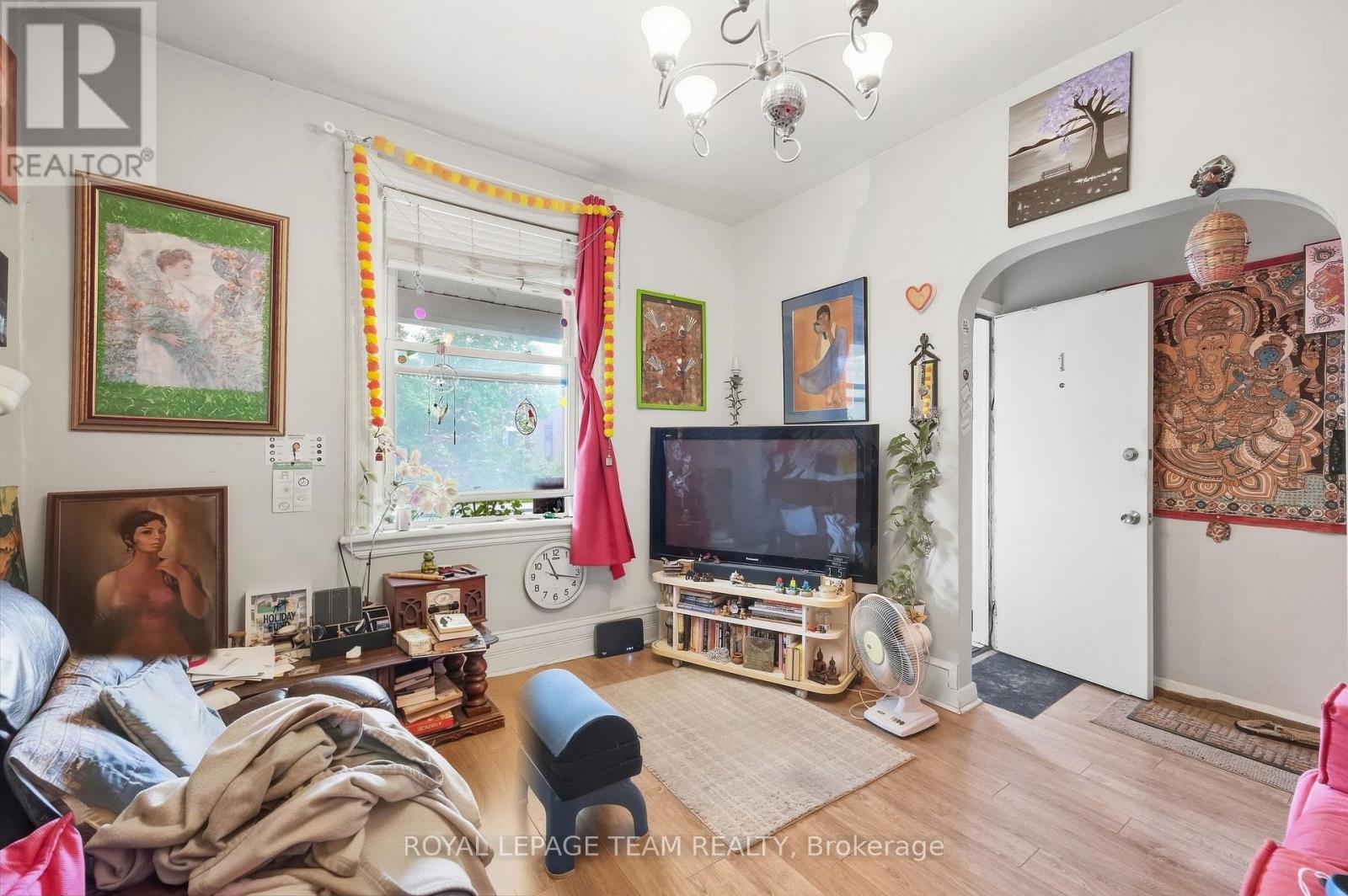 32 Melrose Avenue Property Photo 4