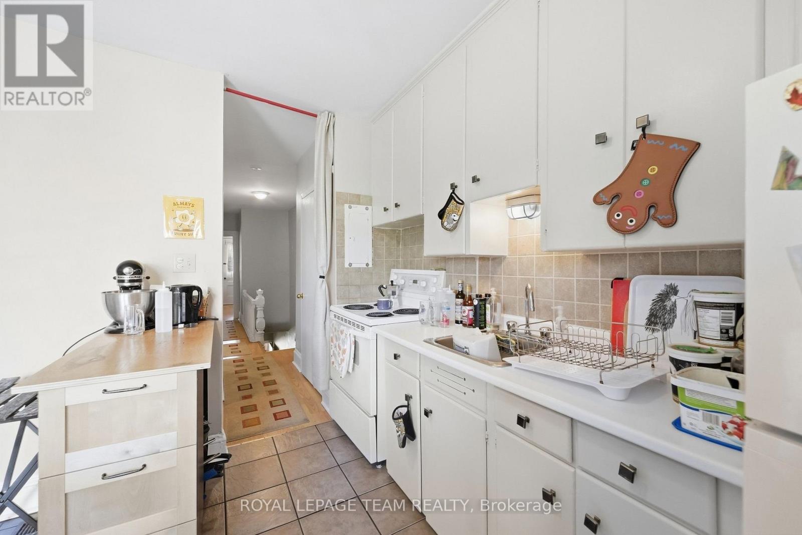 32 Melrose Avenue Property Photo 21