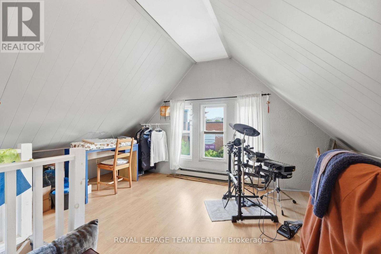 32 Melrose Avenue Property Photo 28