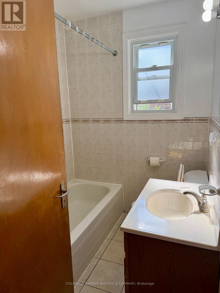 1 - 2484 Carlsen Avenue Property Photo 14