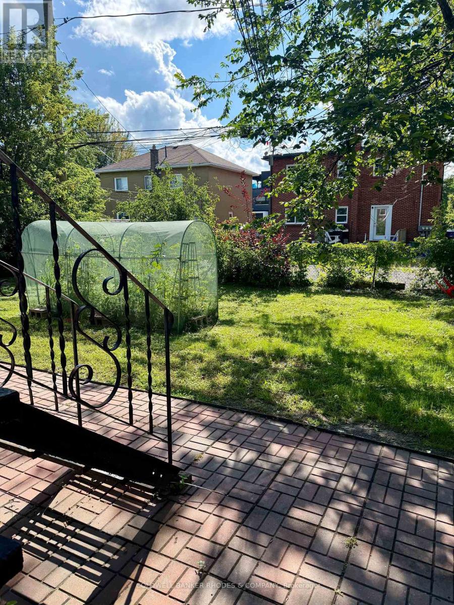 1 - 2484 Carlsen Avenue Property Photo 17