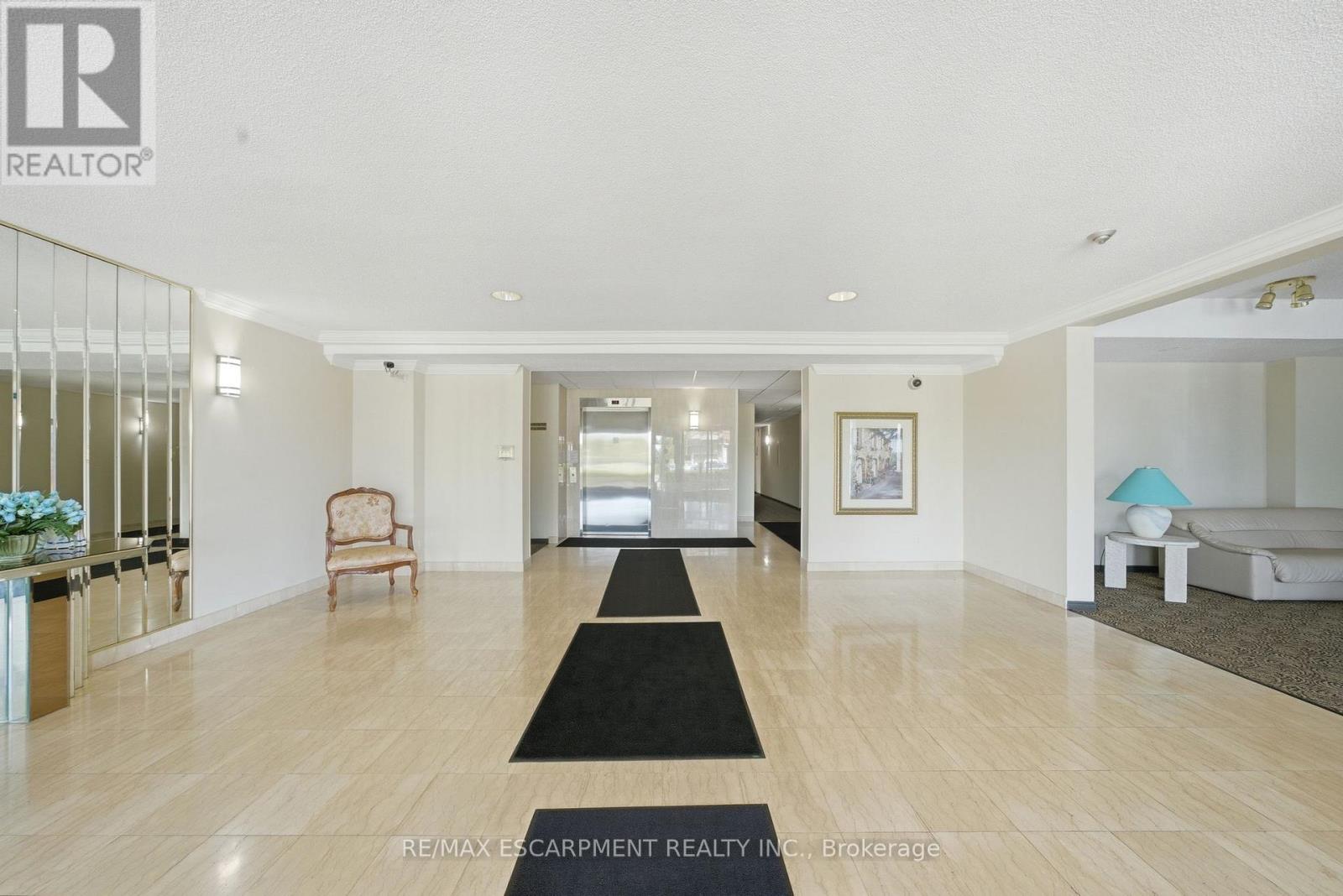 303 - 416 Limeridge Road E Property Photo 4