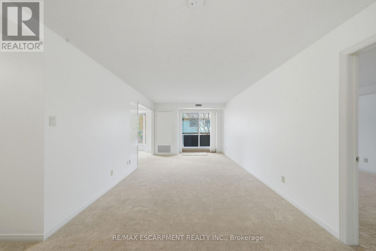 303 - 416 Limeridge Road E Property Photo 7