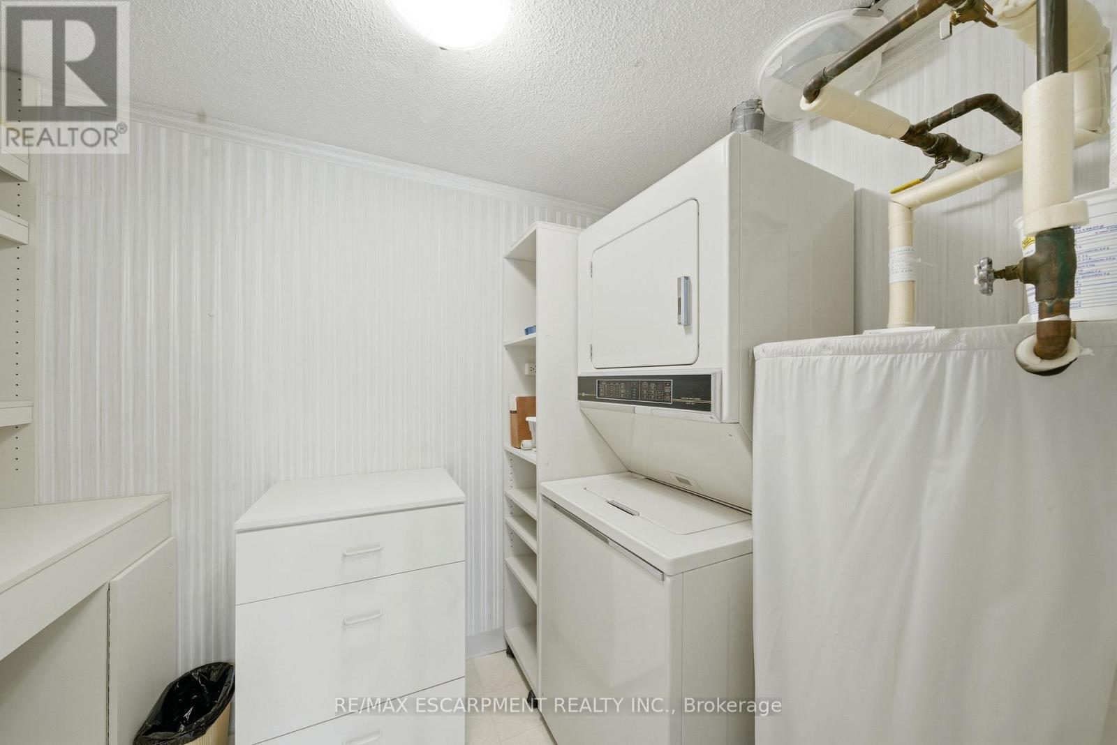 303 - 416 Limeridge Road E Property Photo 19