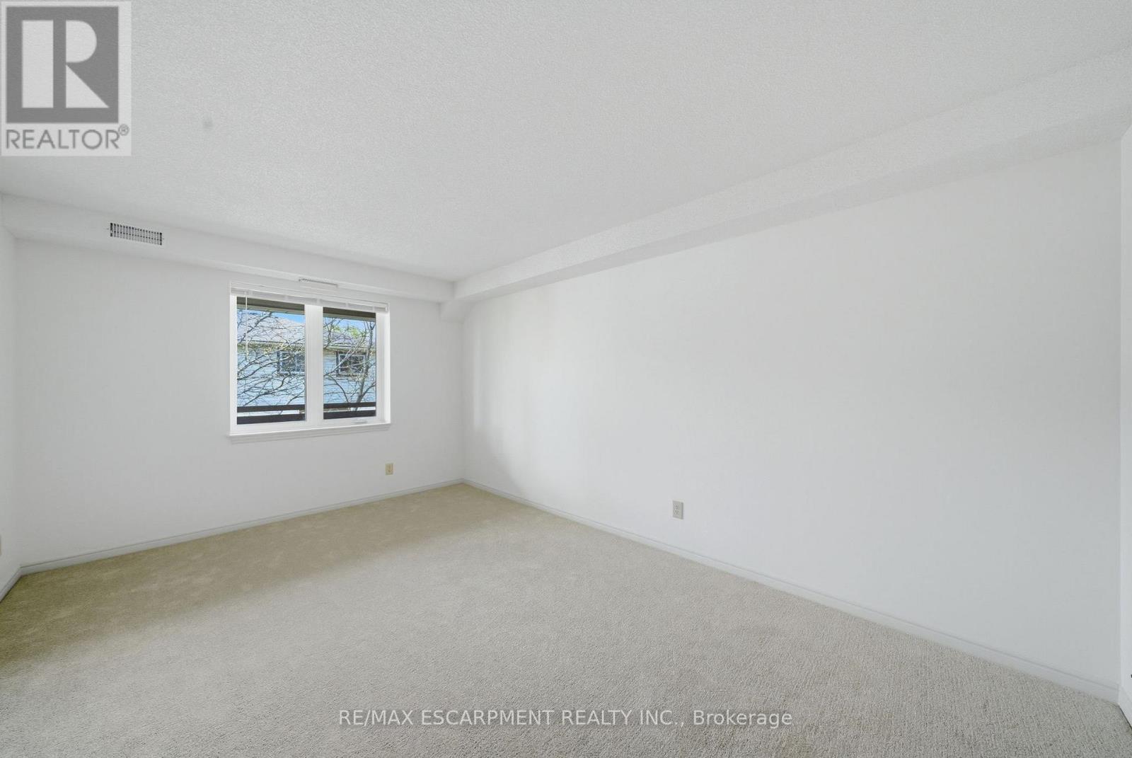 303 - 416 Limeridge Road E Property Photo 21
