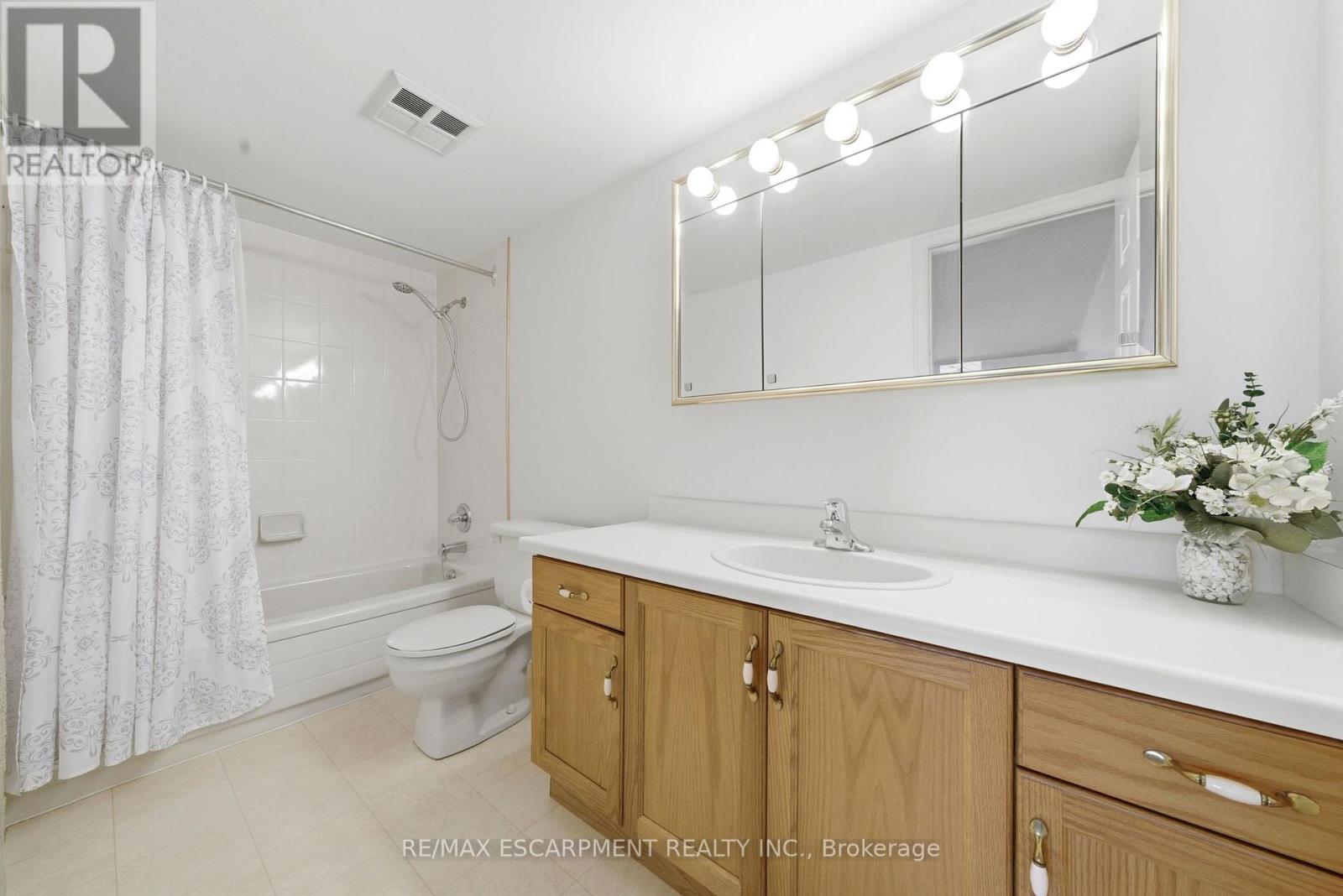 303 - 416 Limeridge Road E Property Photo 23