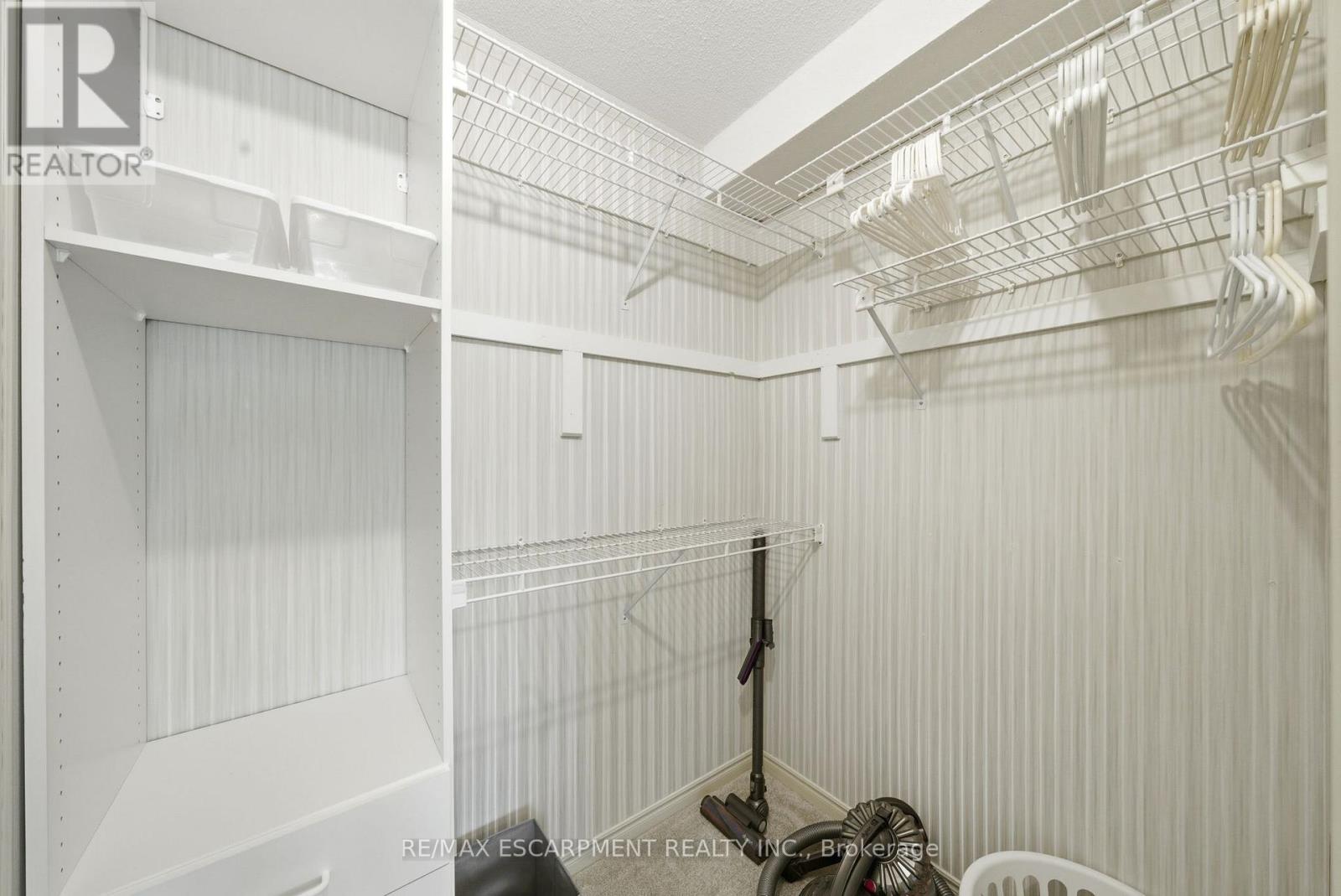 303 - 416 Limeridge Road E Property Photo 24