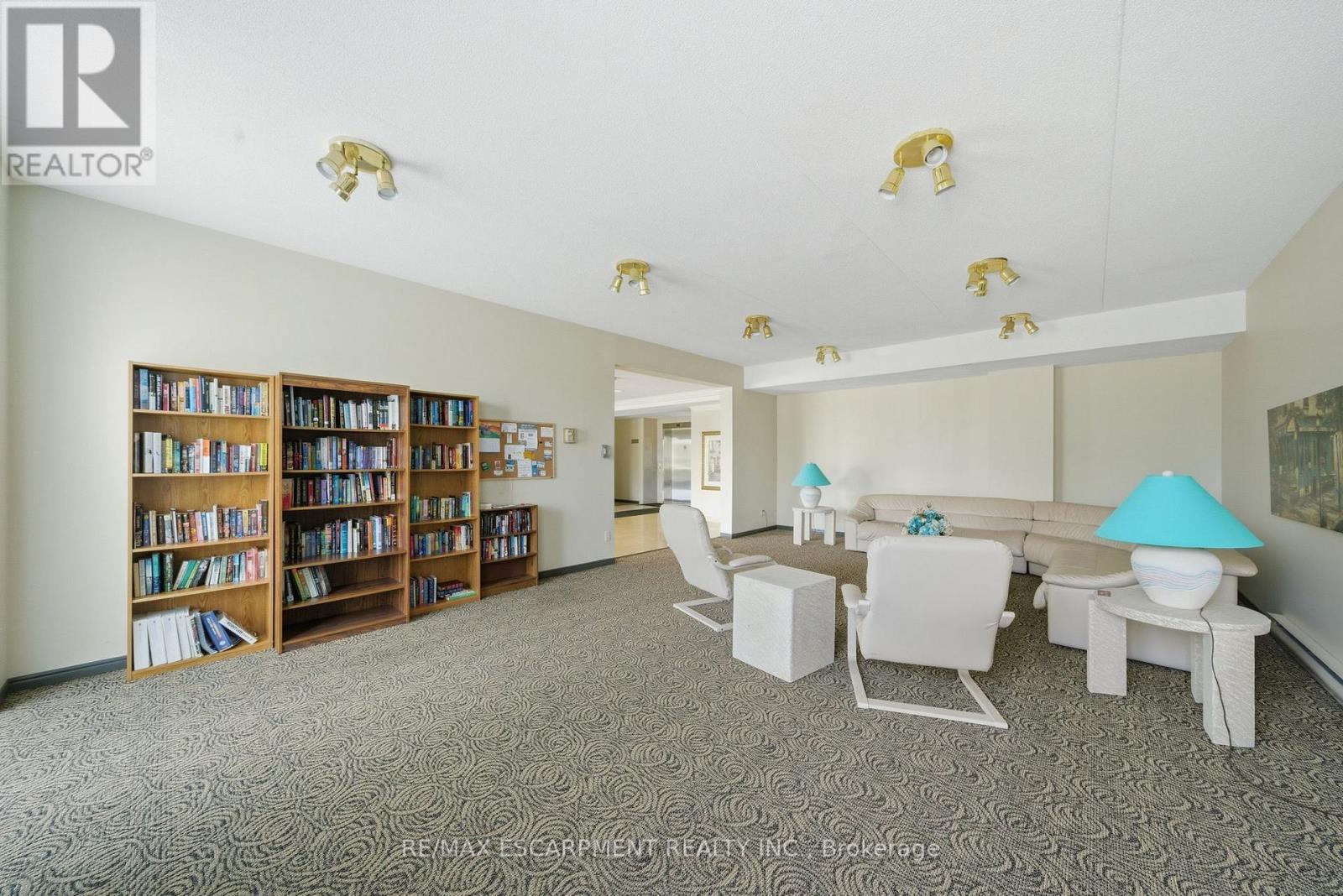 303 - 416 Limeridge Road E Property Photo 31