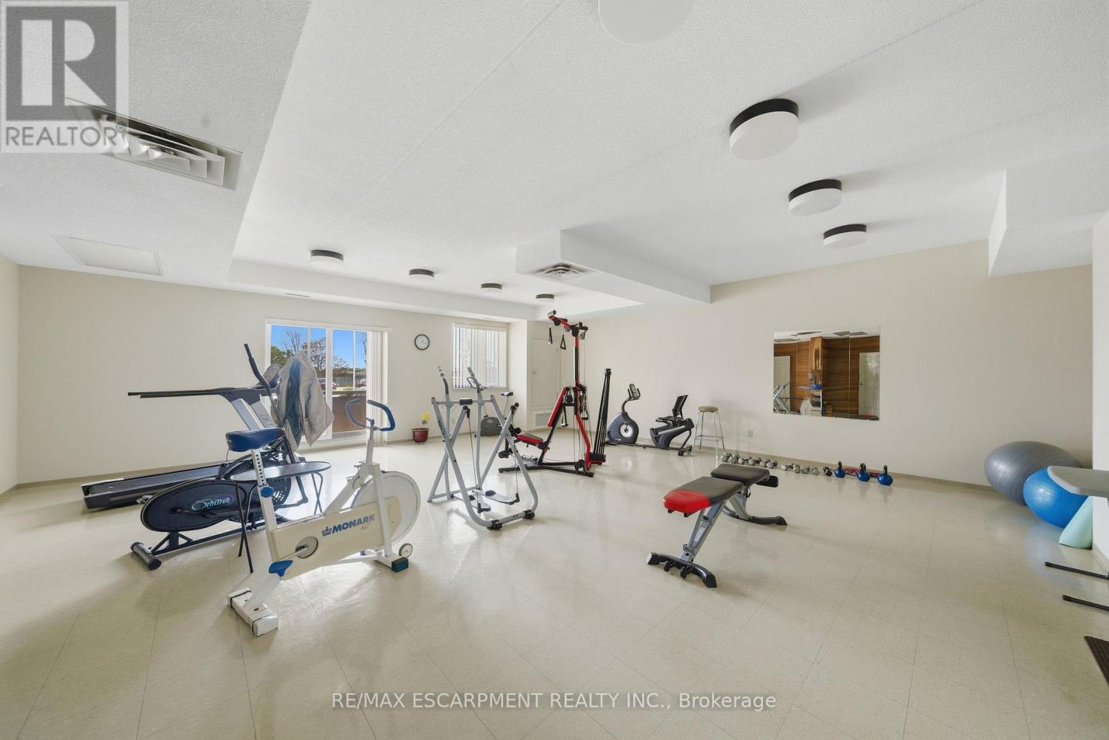303 - 416 Limeridge Road E Property Photo 33