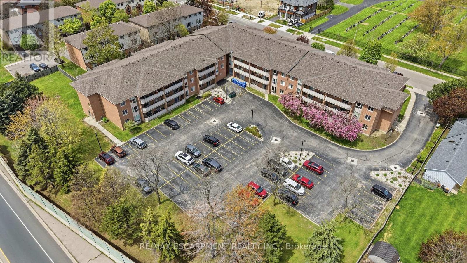 303 - 416 Limeridge Road E Property Photo 36