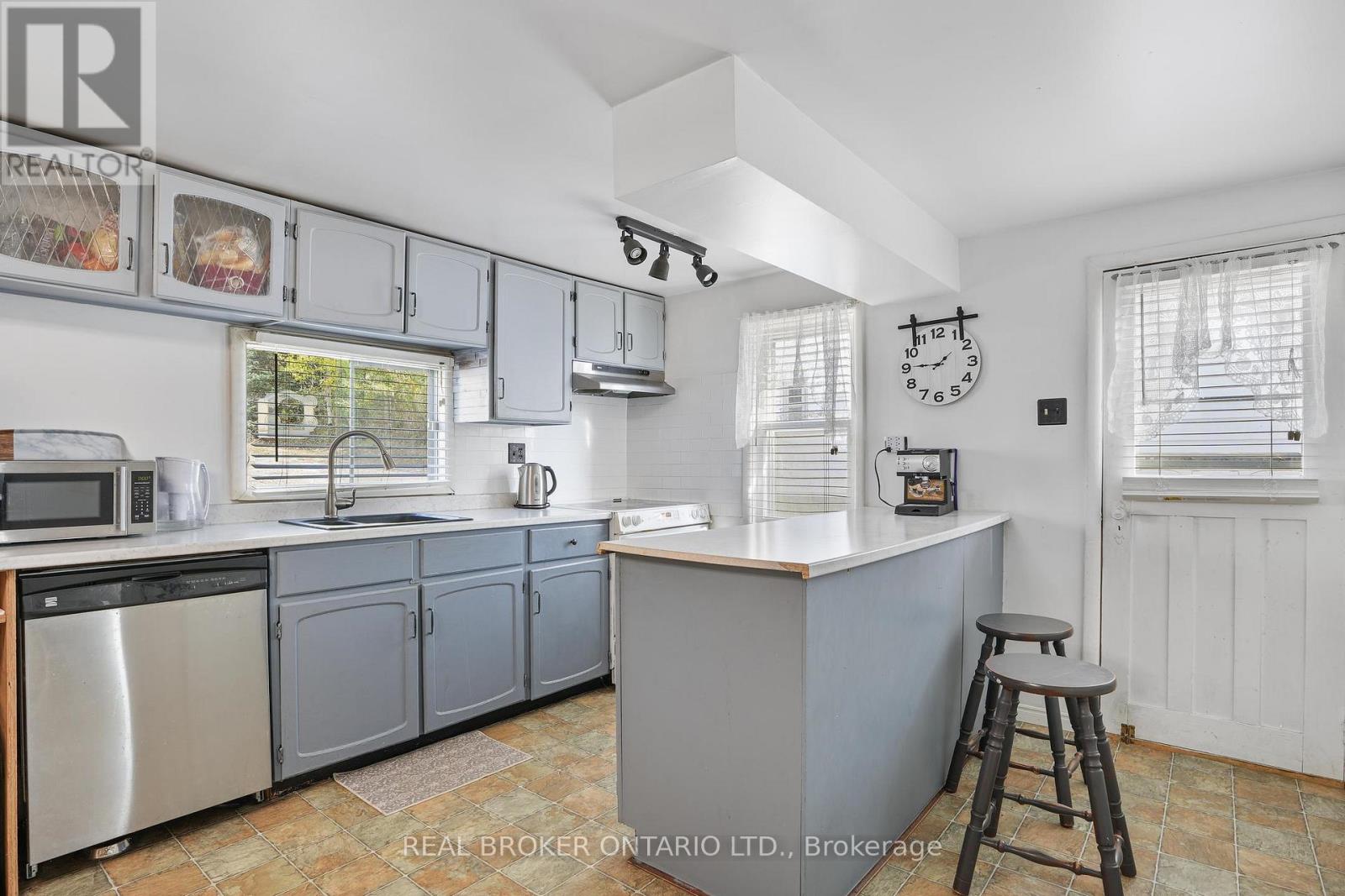 79 & 85 Bridge Street Property Photo 12