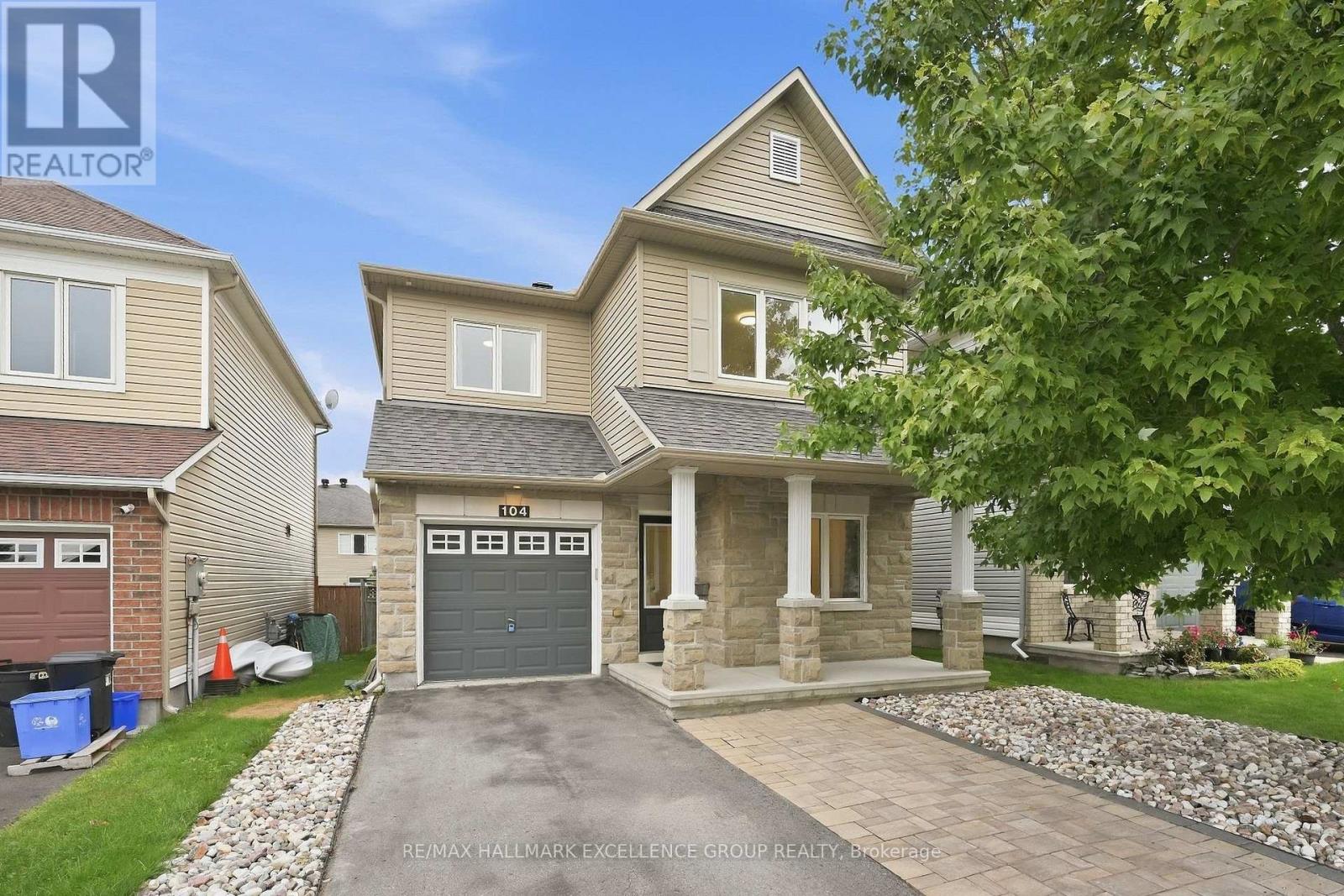 104 ONYX CRESCENT Property Photo 1
